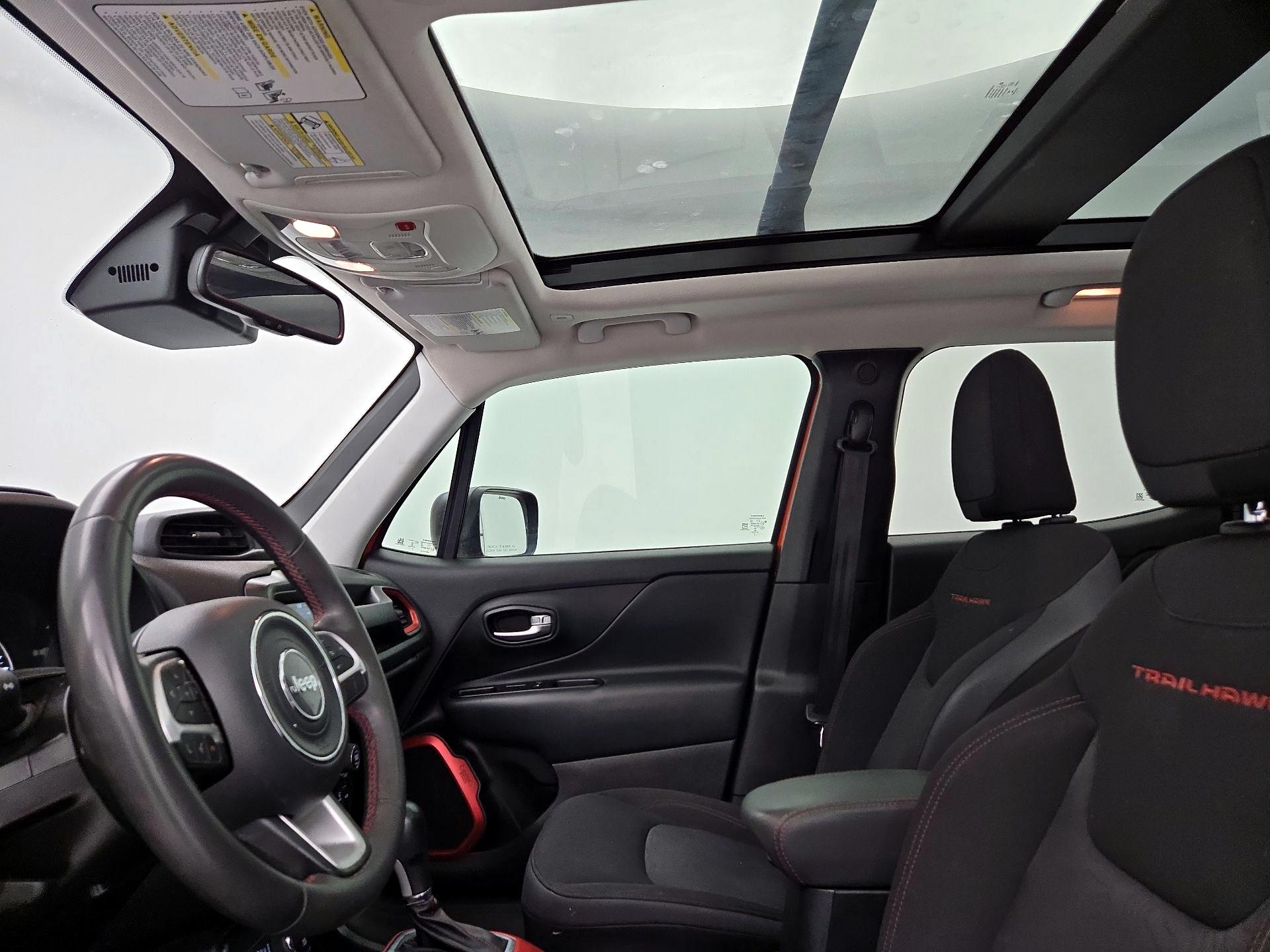 Thumbnail: 2020 Jeep Renegade - 19