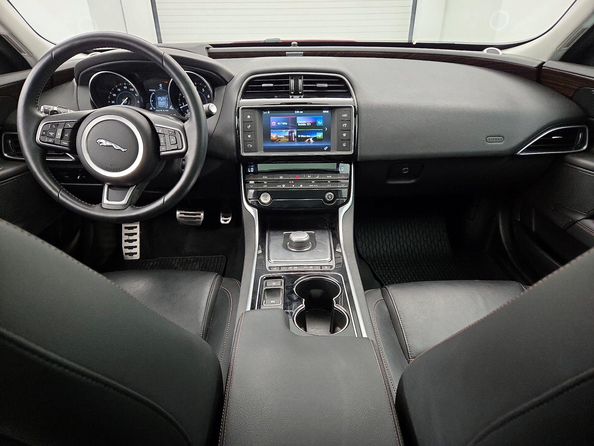 Thumbnail: 2017 Jaguar XE - 9