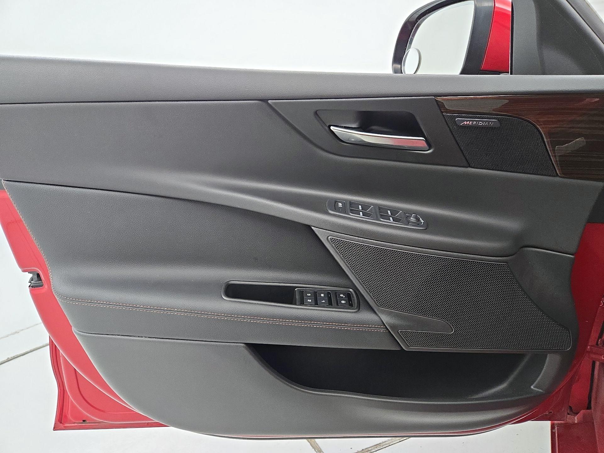Thumbnail: 2017 Jaguar XE - 12