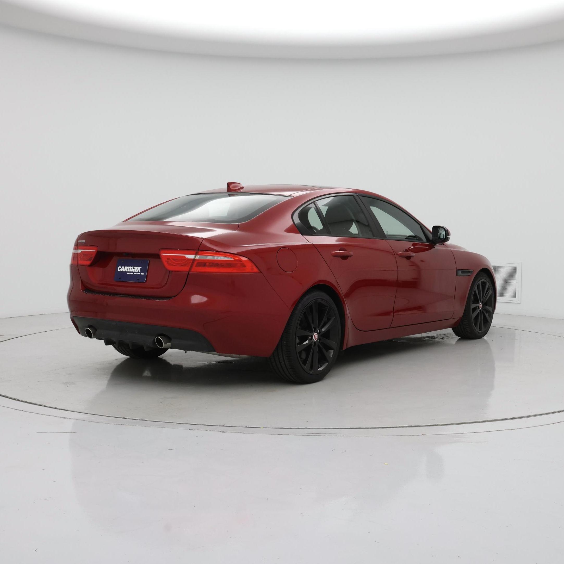 Thumbnail: 2017 Jaguar XE - 8