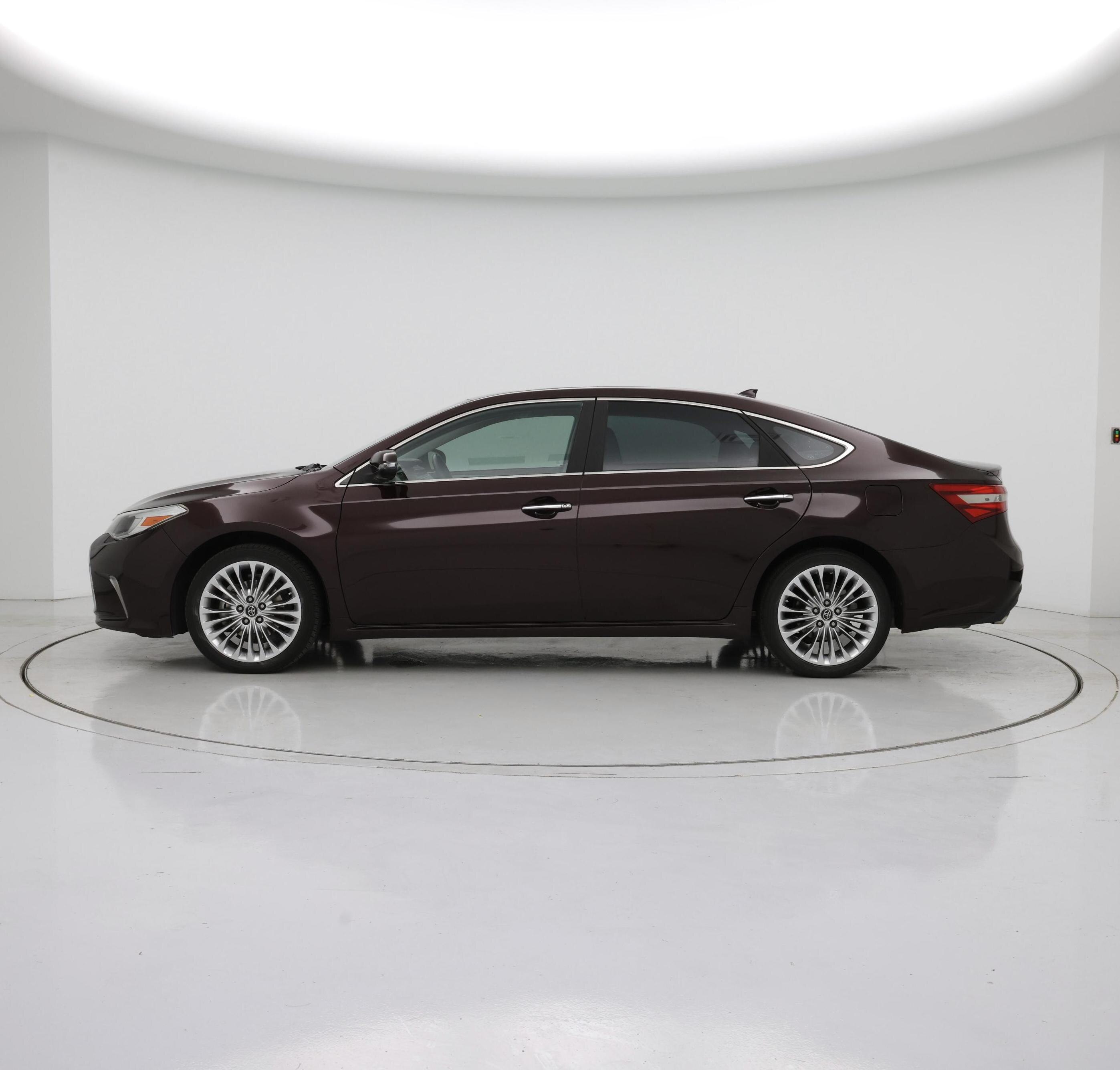 Thumbnail: 2017 Toyota Avalon - 3