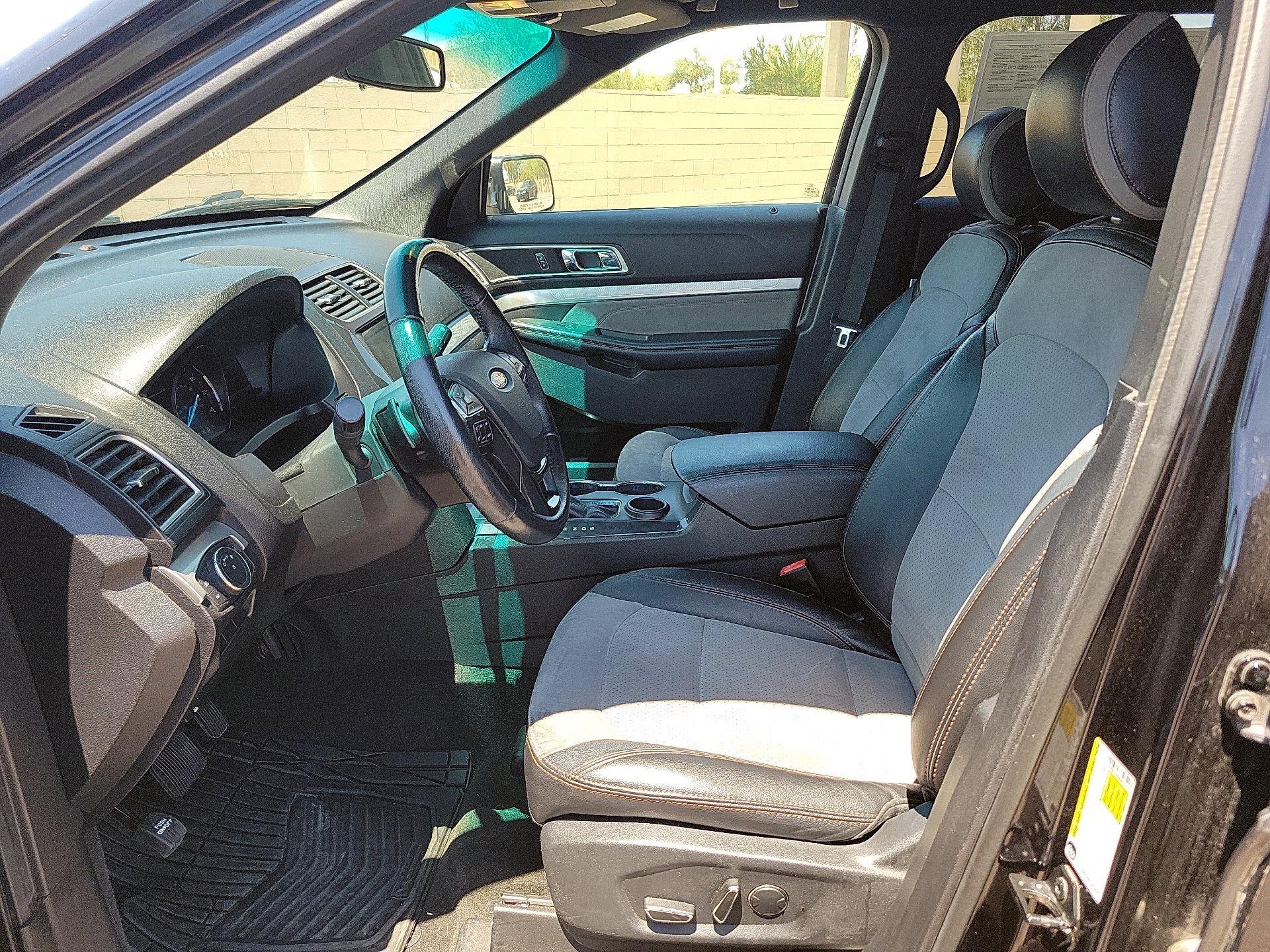 Thumbnail: 2017 Ford Explorer - 9