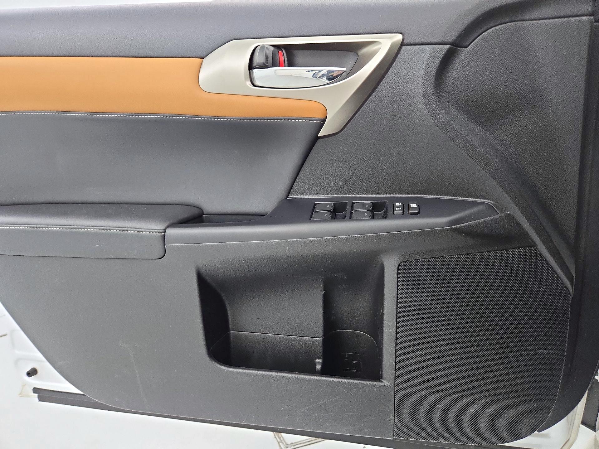 Thumbnail: 2016 Lexus CT - 12