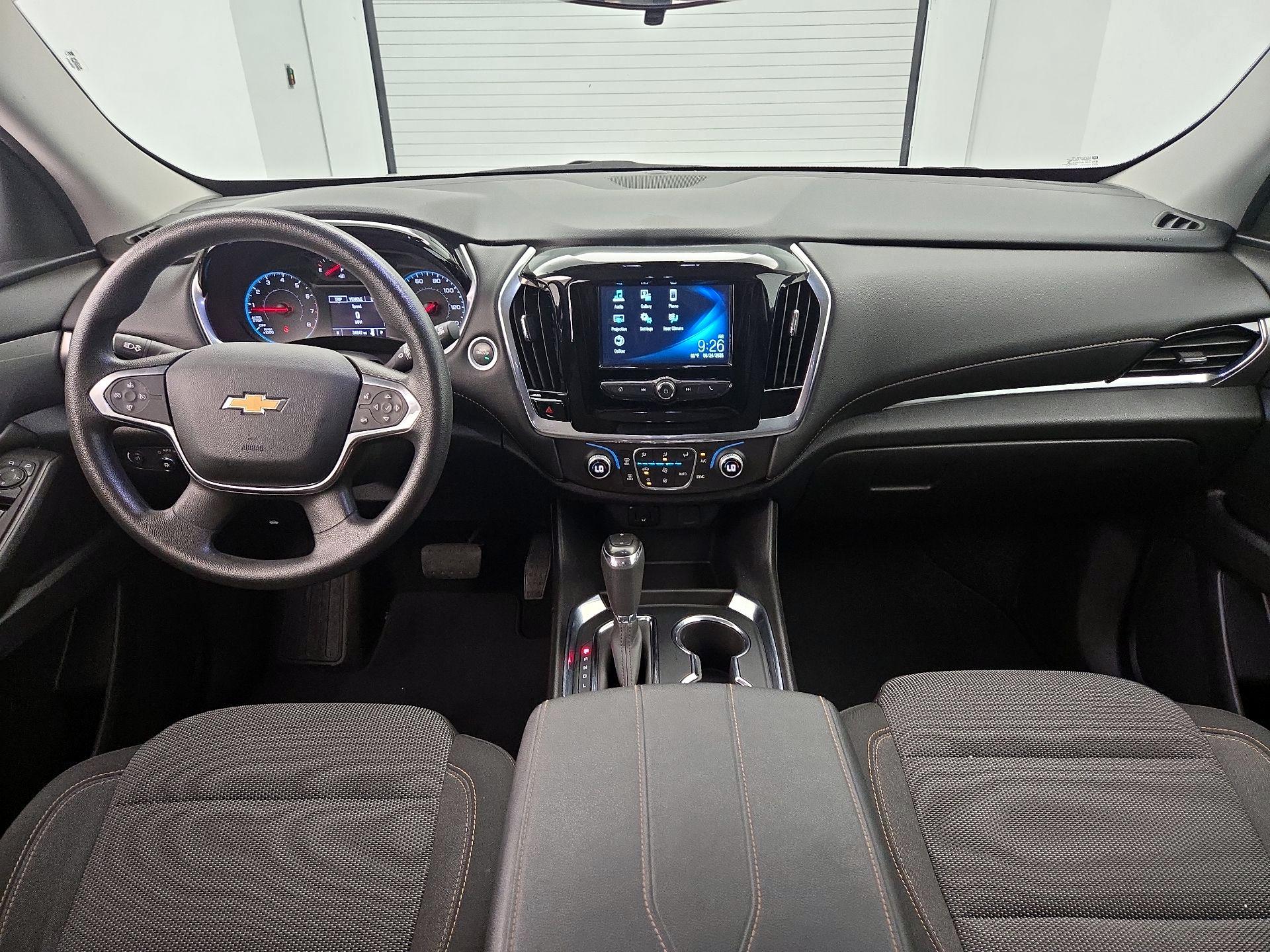 Thumbnail: 2018 Chevrolet Traverse - 9