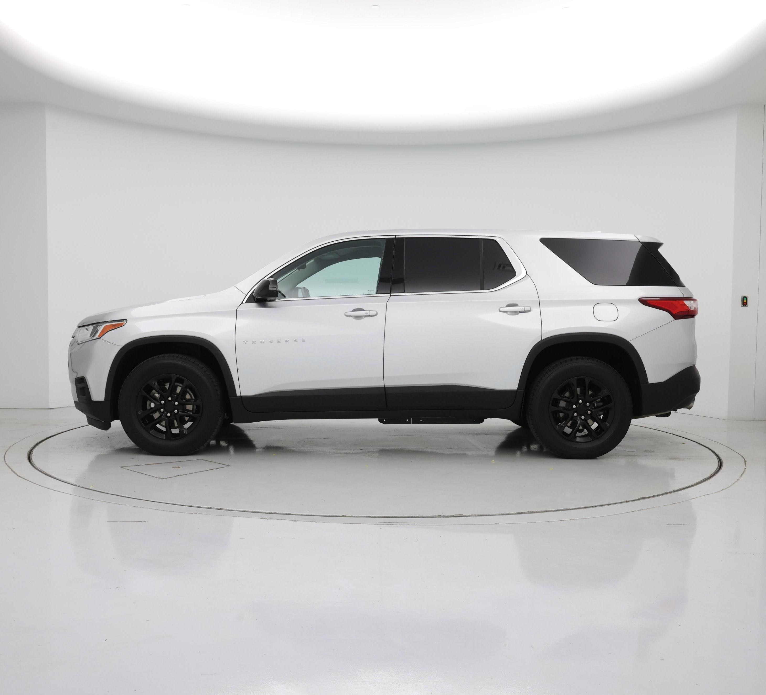 Thumbnail: 2018 Chevrolet Traverse - 3