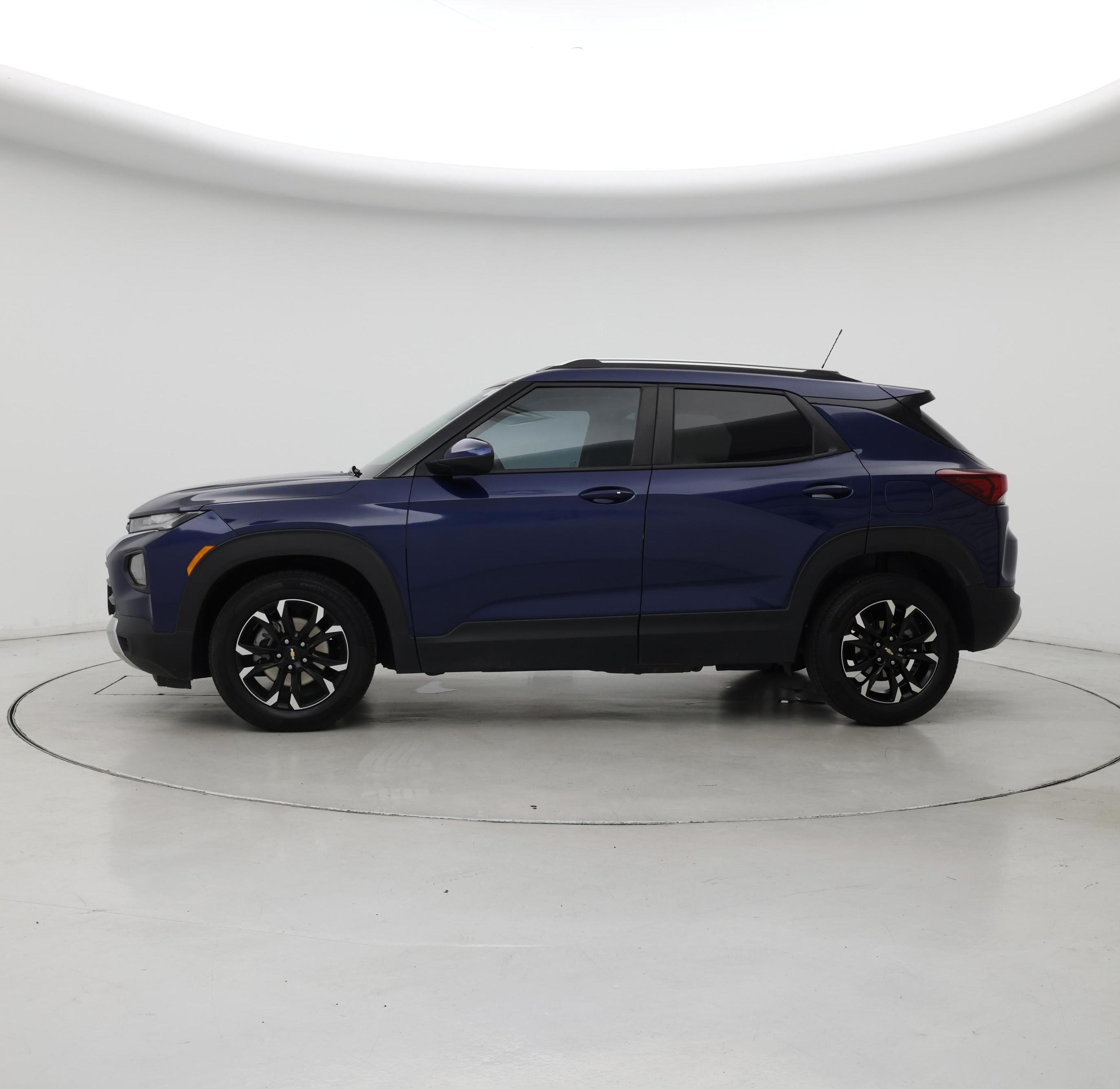 Thumbnail: 2023 Chevrolet TrailBlazer - 3