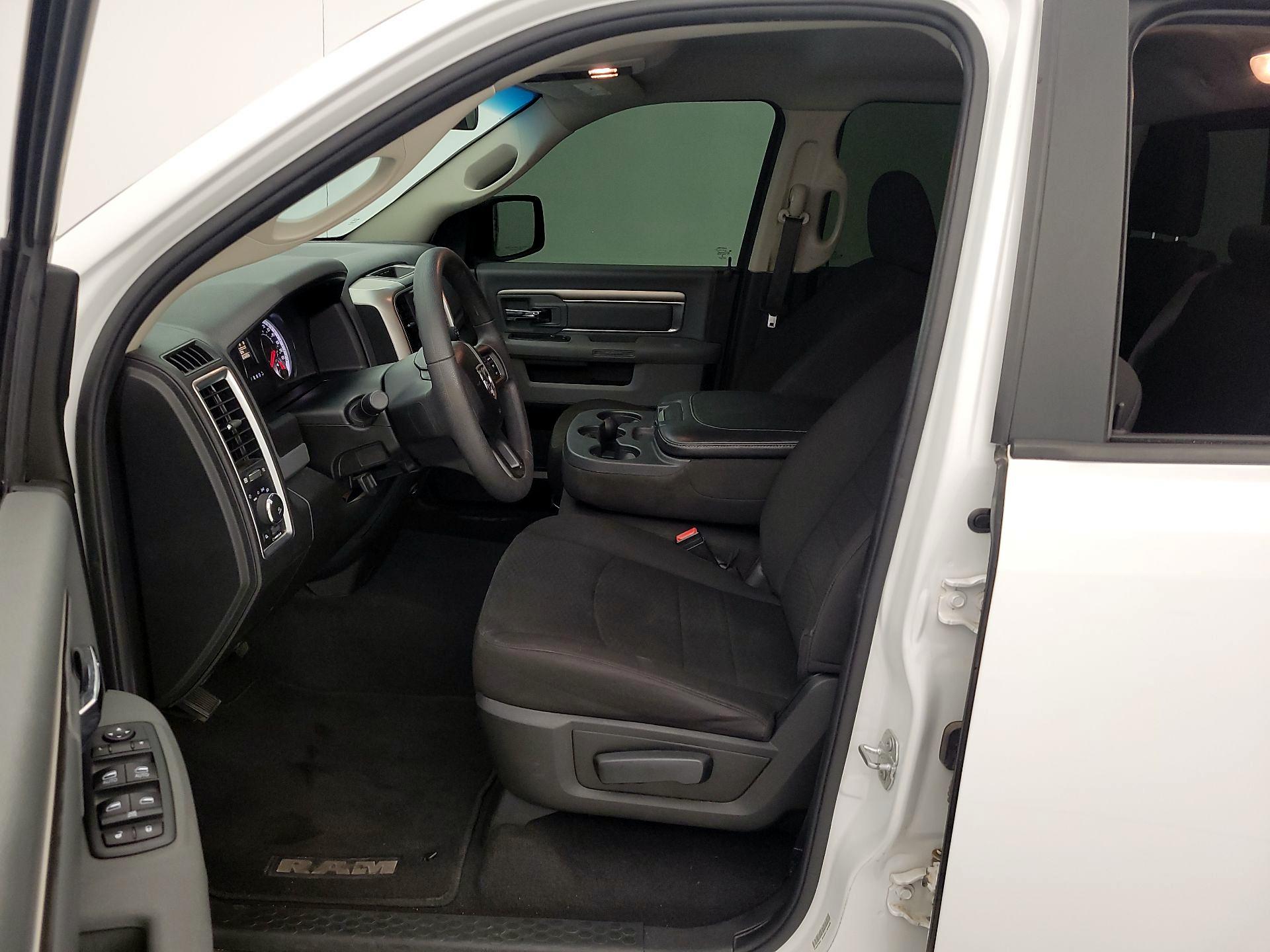 Thumbnail: 2020 RAM 1500 Classic - 11