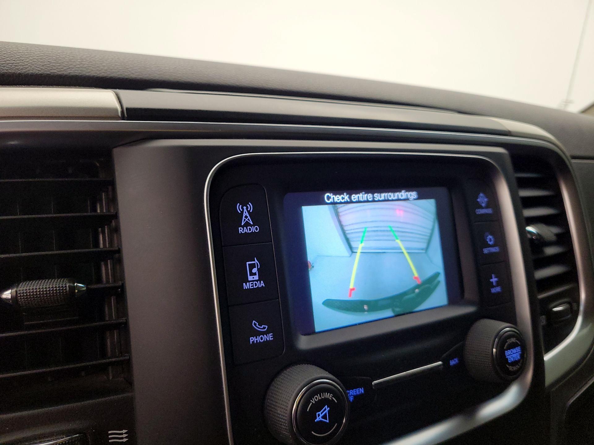 Thumbnail: 2020 RAM 1500 Classic - 14
