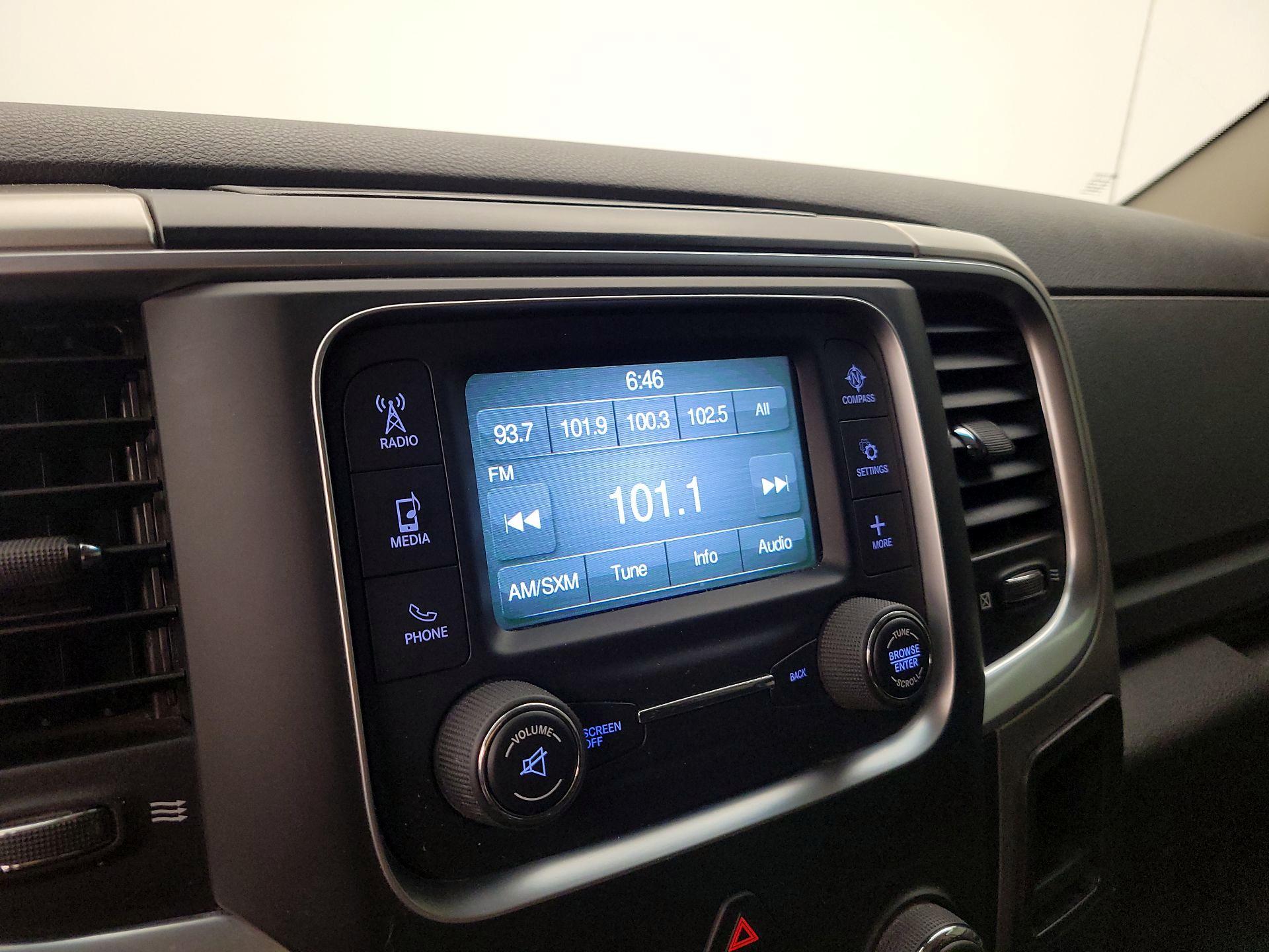 Thumbnail: 2020 RAM 1500 Classic - 15