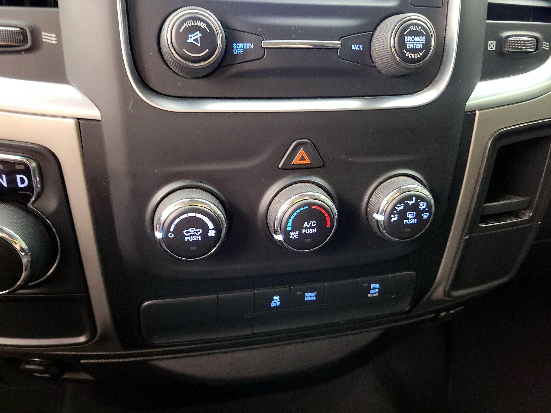Thumbnail: 2020 RAM 1500 Classic - 16