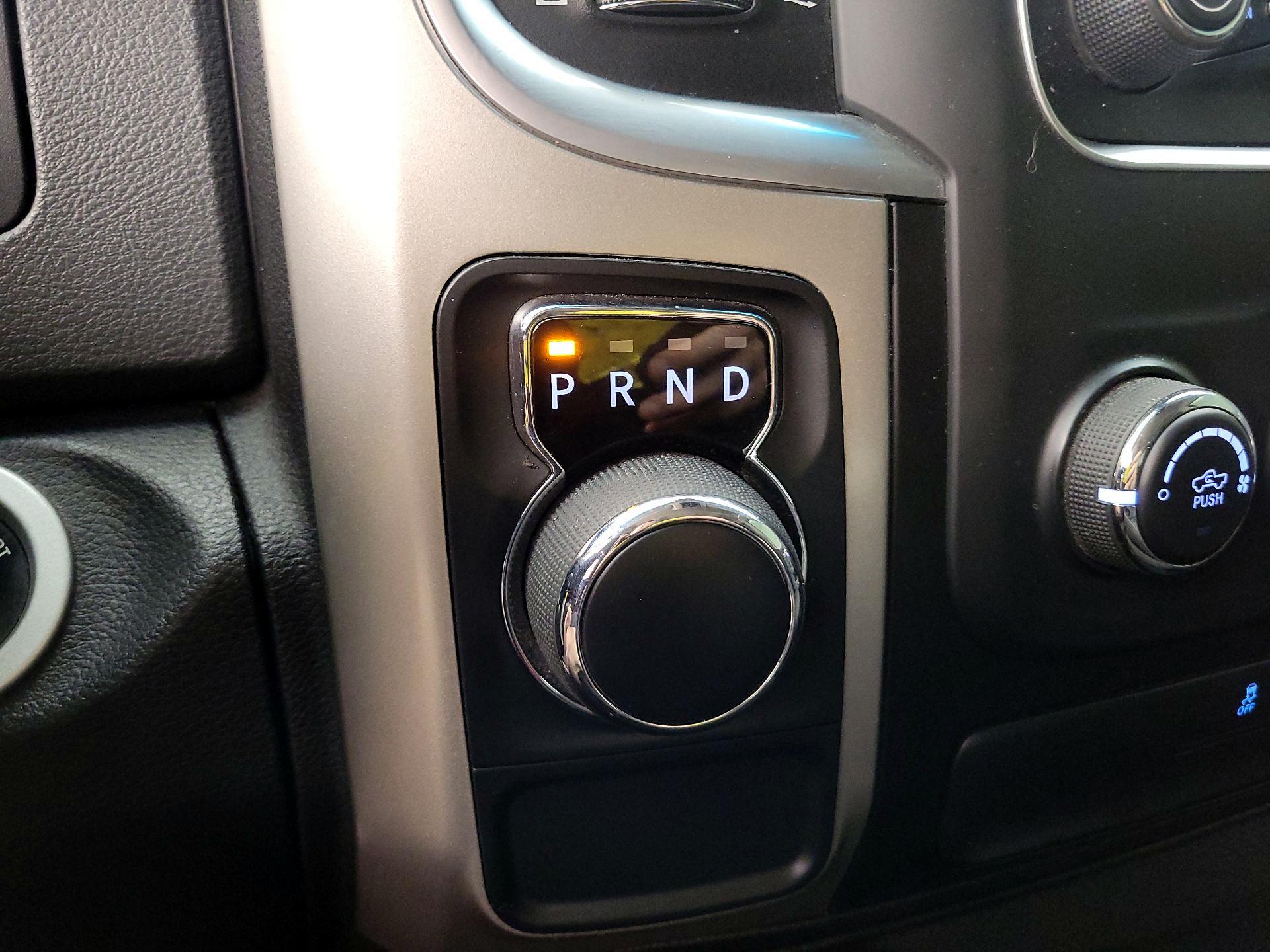 Thumbnail: 2020 RAM 1500 Classic - 17