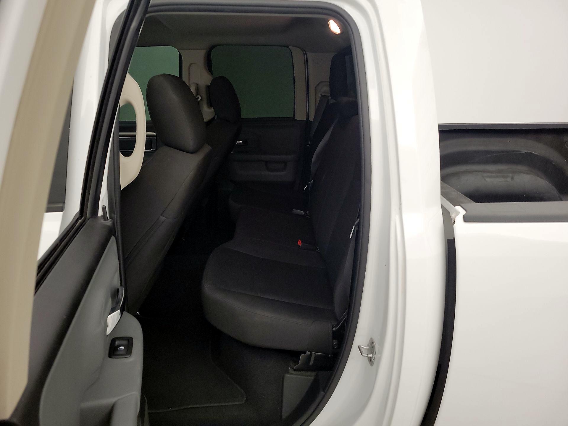 Thumbnail: 2020 RAM 1500 Classic - 19