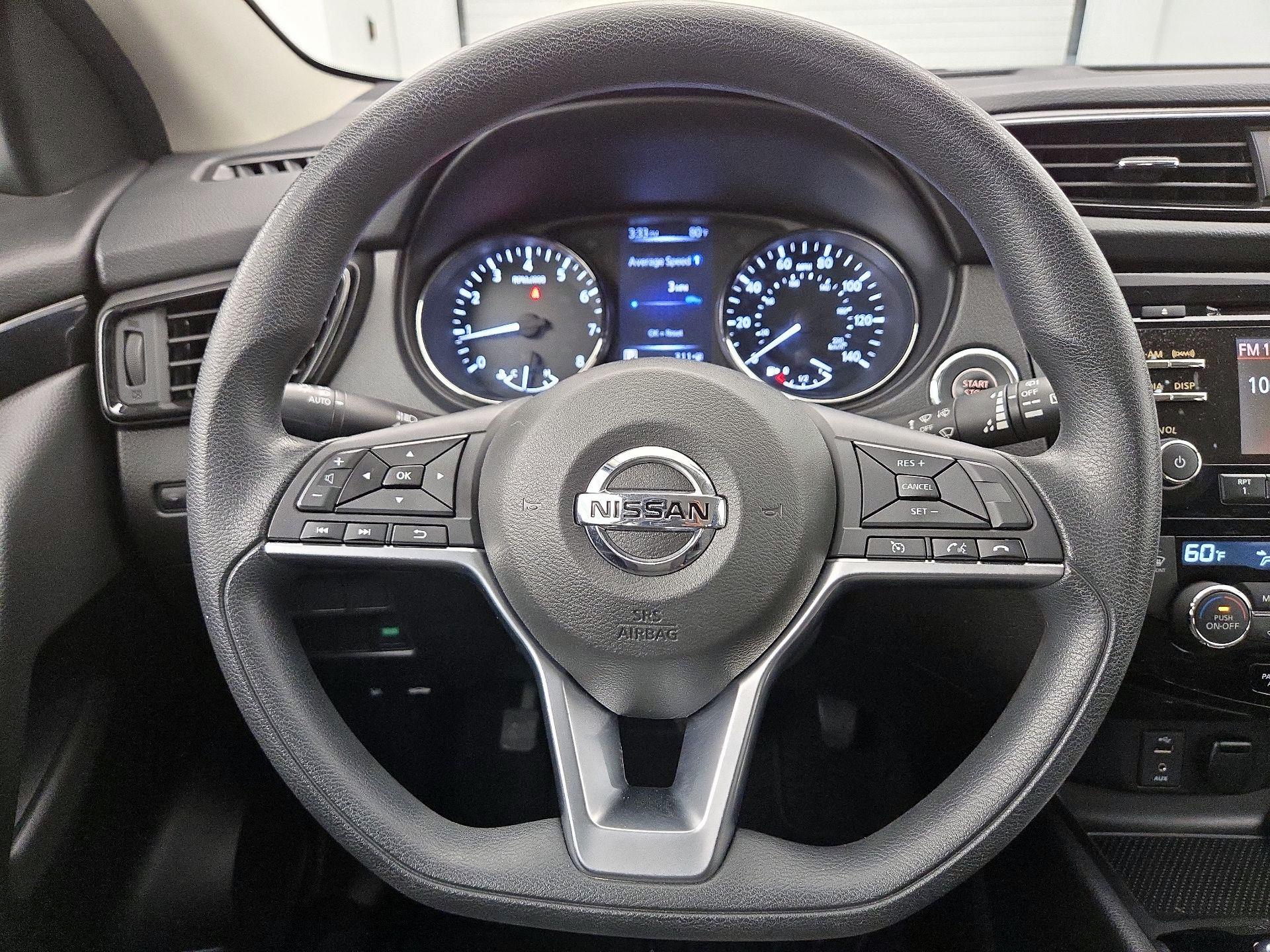 Thumbnail: 2017 Nissan Rogue Sport - 10