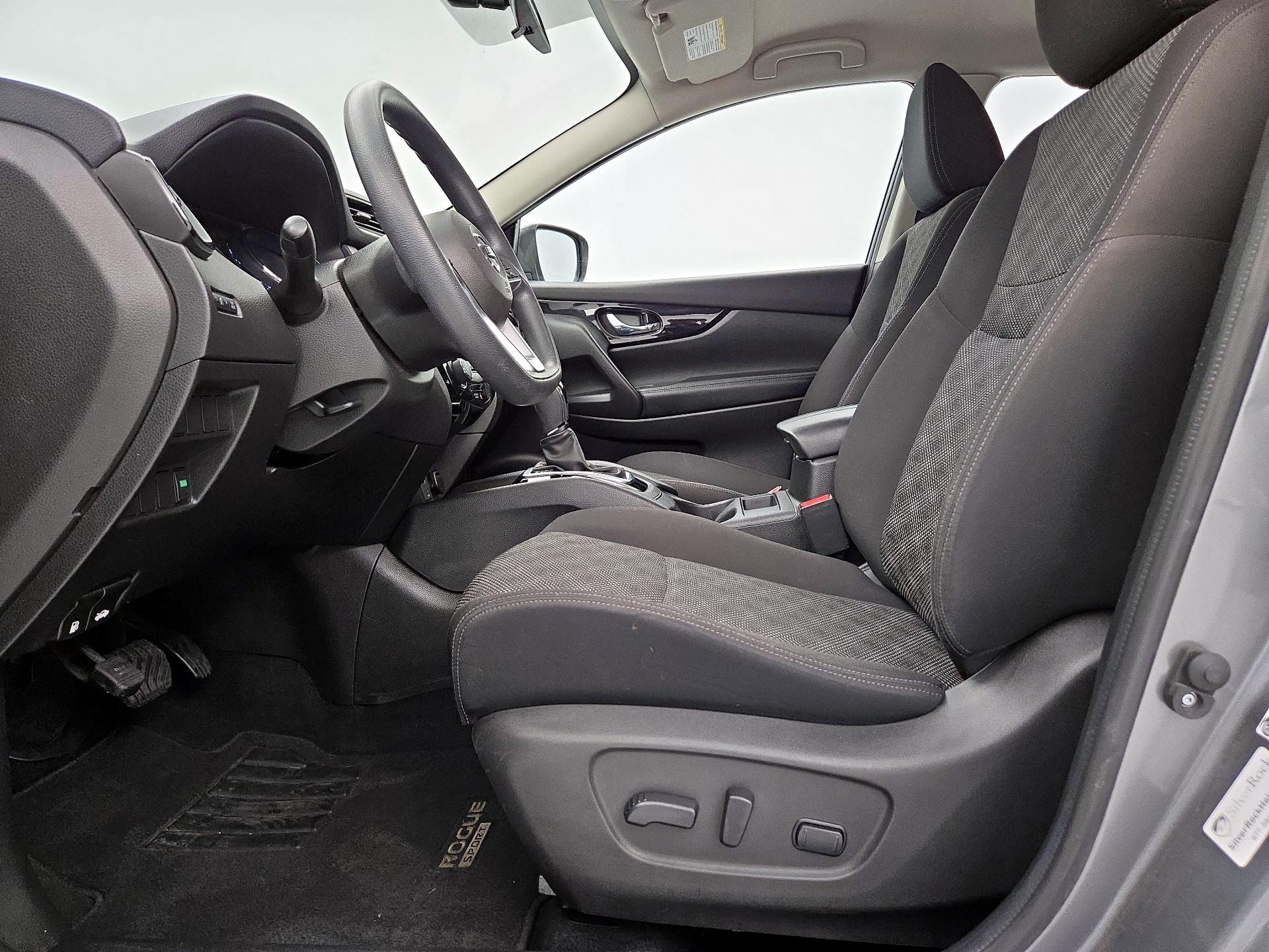 Thumbnail: 2017 Nissan Rogue Sport - 11