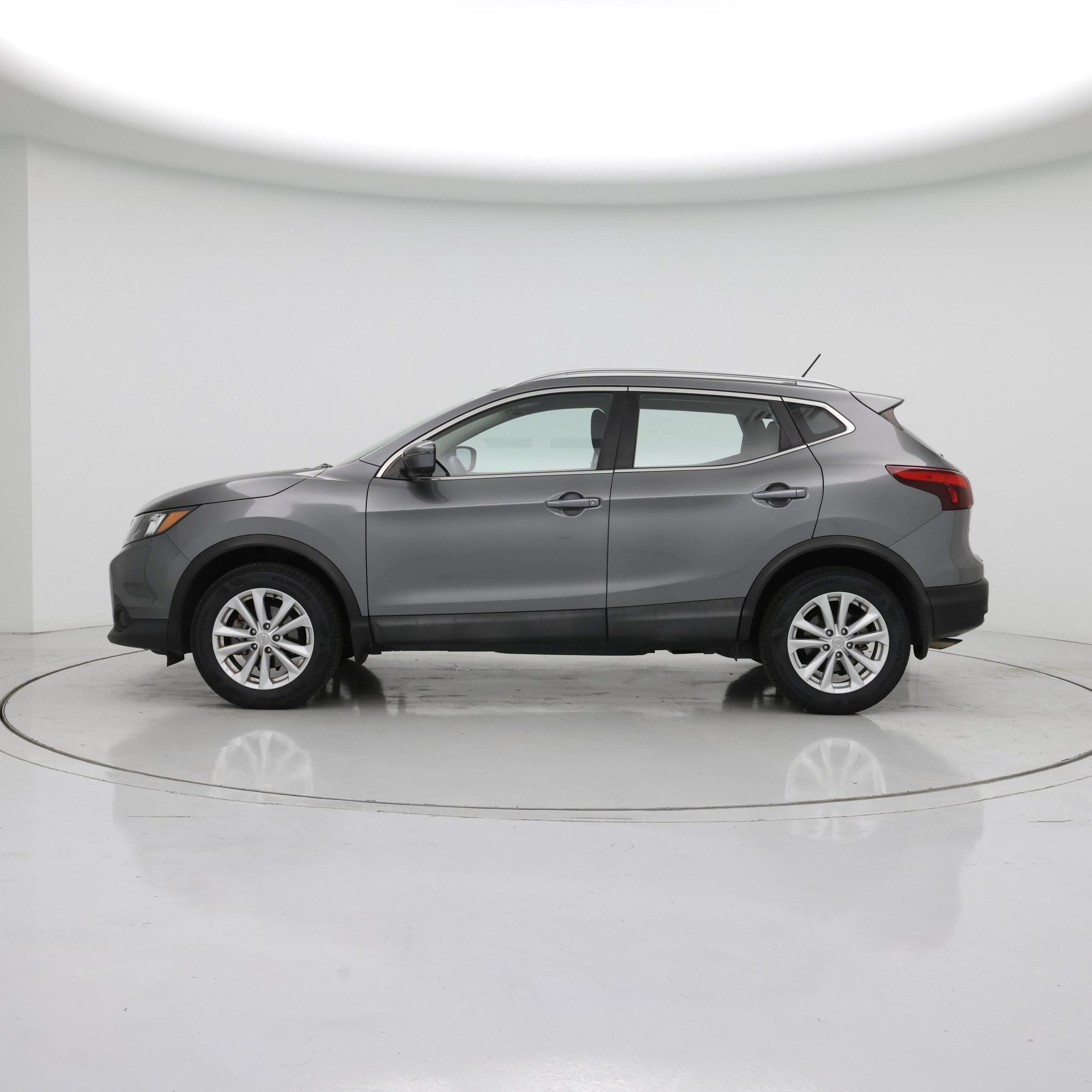 Thumbnail: 2017 Nissan Rogue Sport - 3