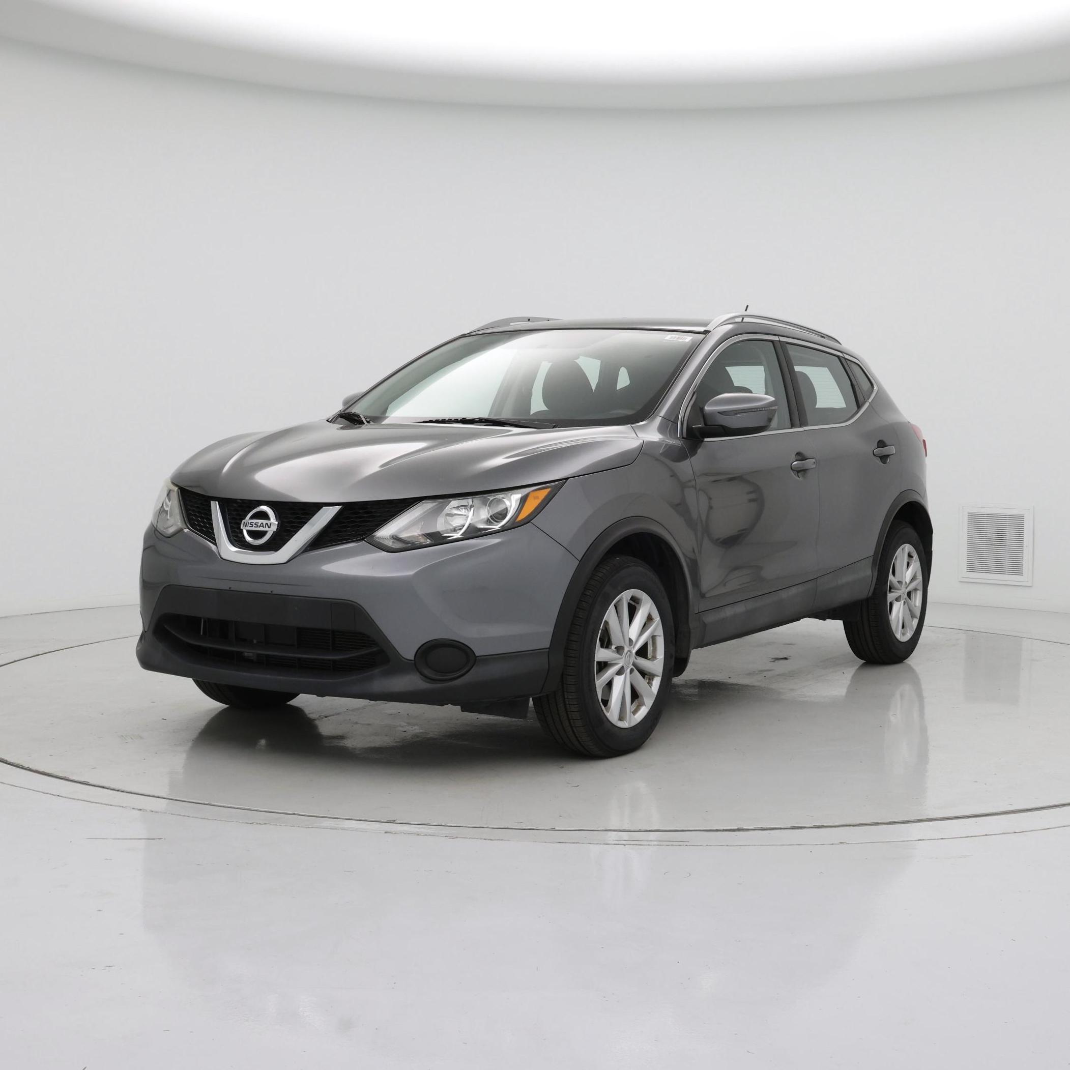 Thumbnail: 2017 Nissan Rogue Sport - 4