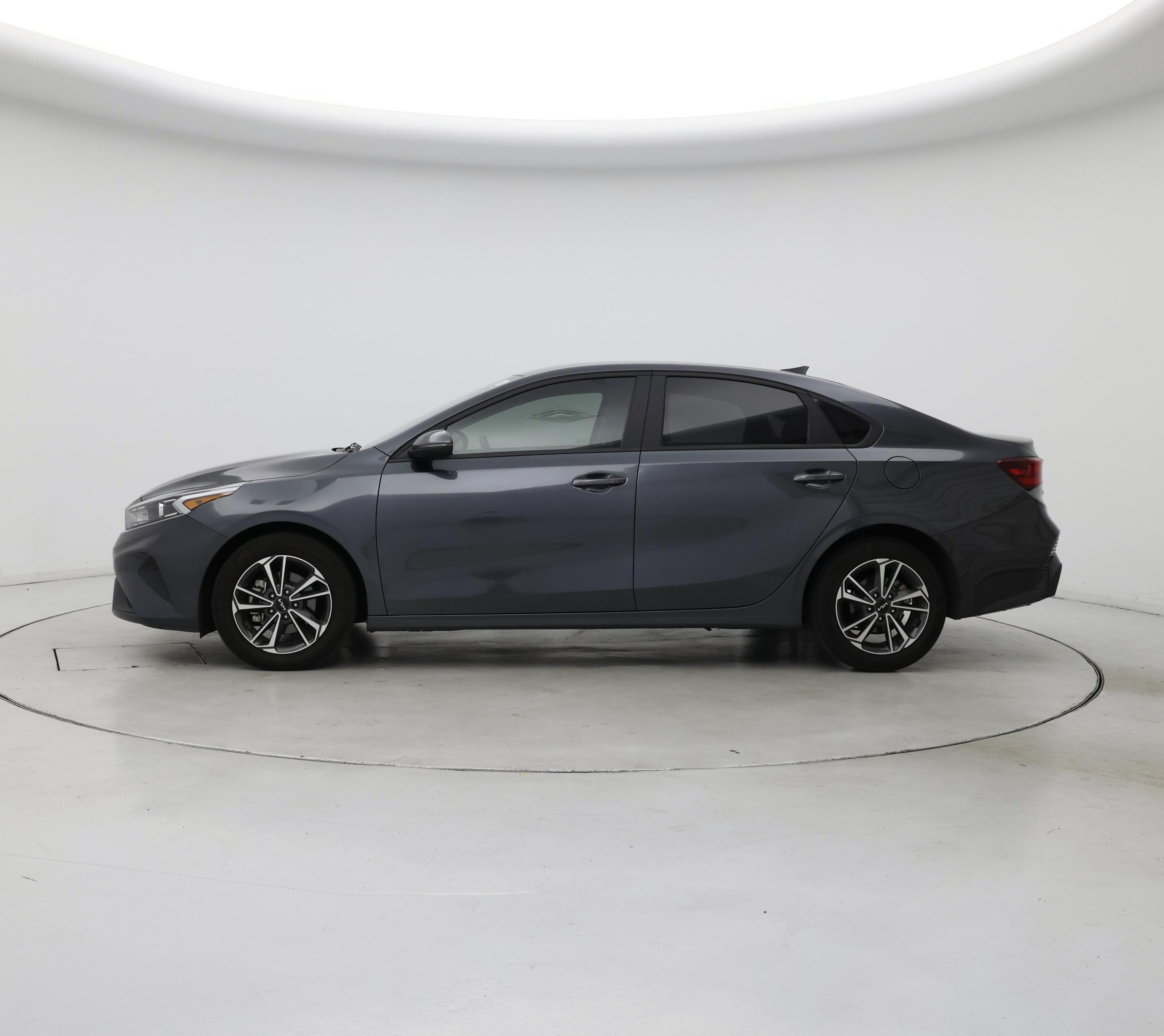 Thumbnail: 2023 Kia Forte - 3