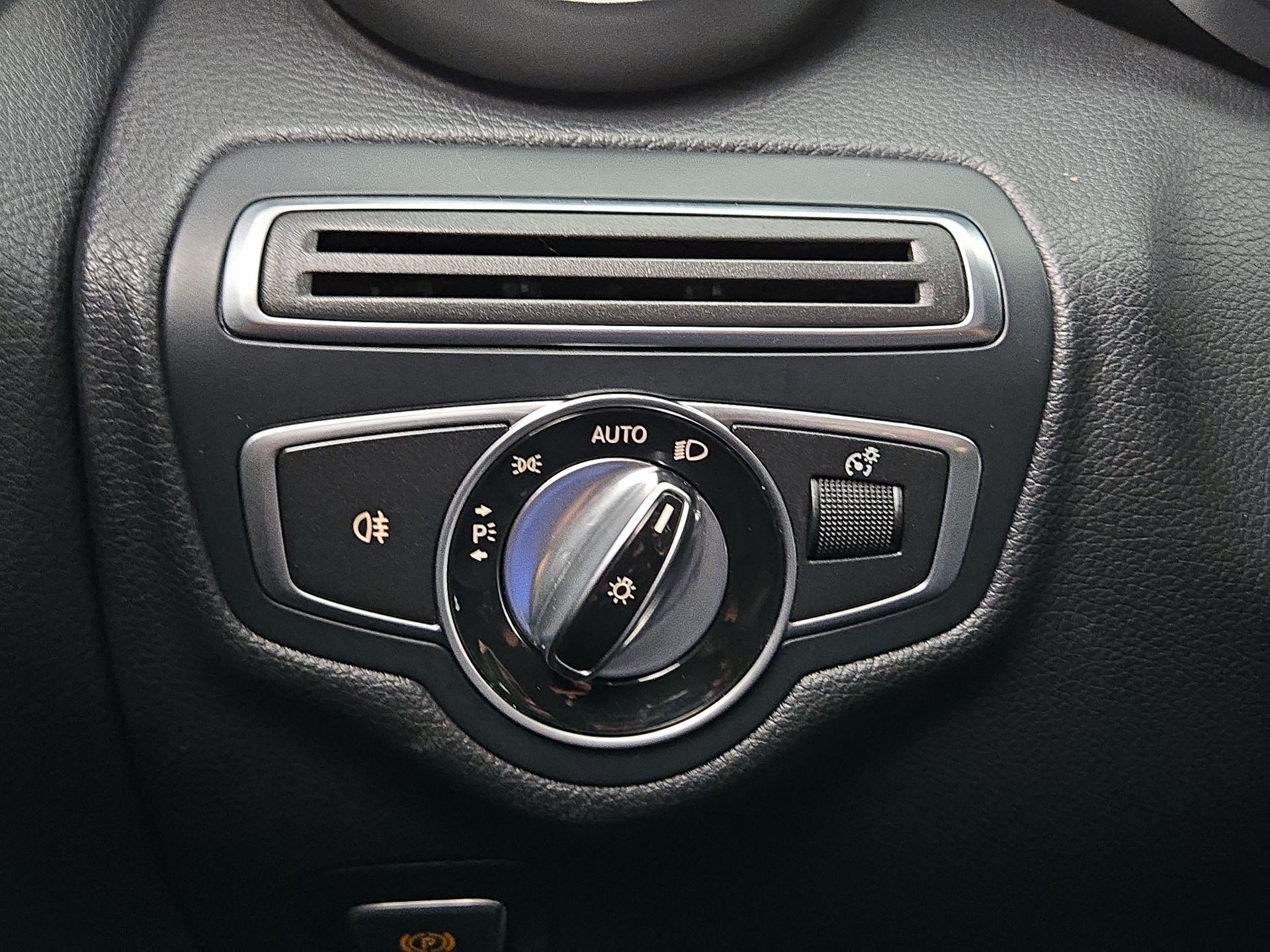 Thumbnail: 2016 Mercedes-Benz C-Class - 13