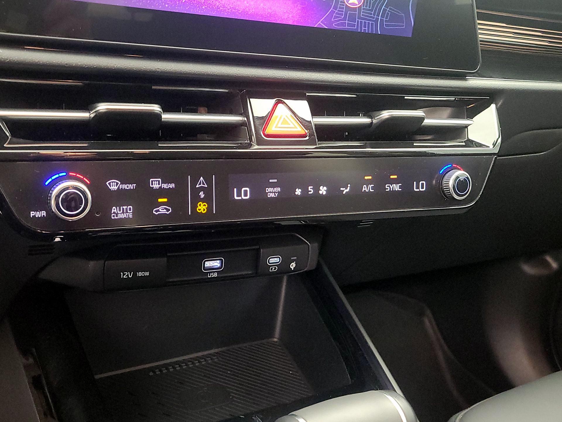 Thumbnail: 2024 Kia Niro - 17