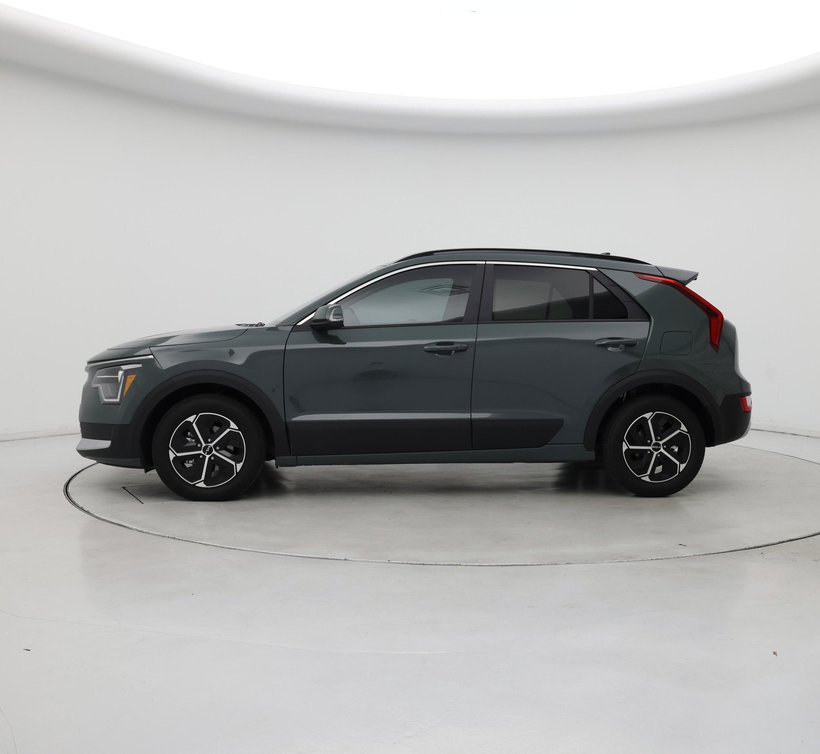 Thumbnail: 2024 Kia Niro - 3