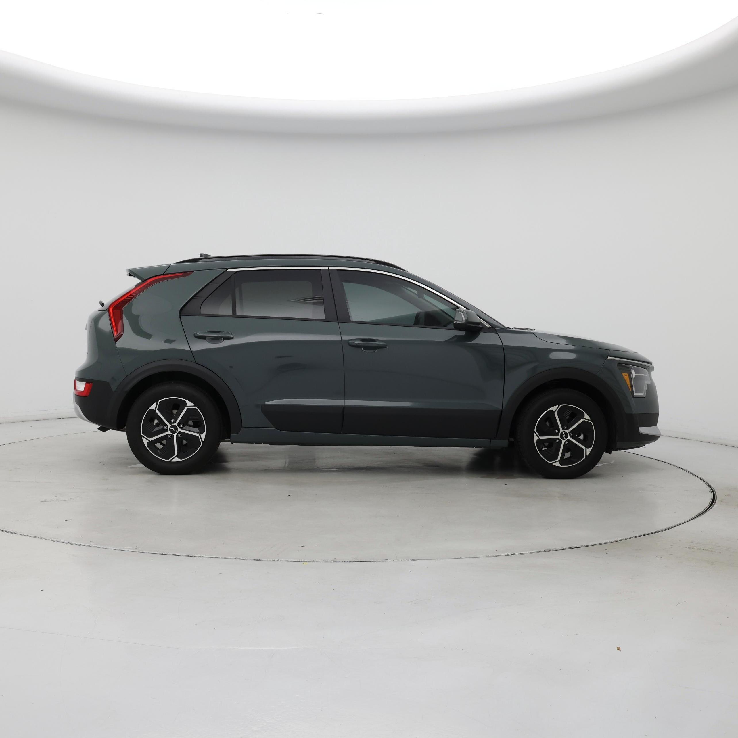 Thumbnail: 2024 Kia Niro - 7