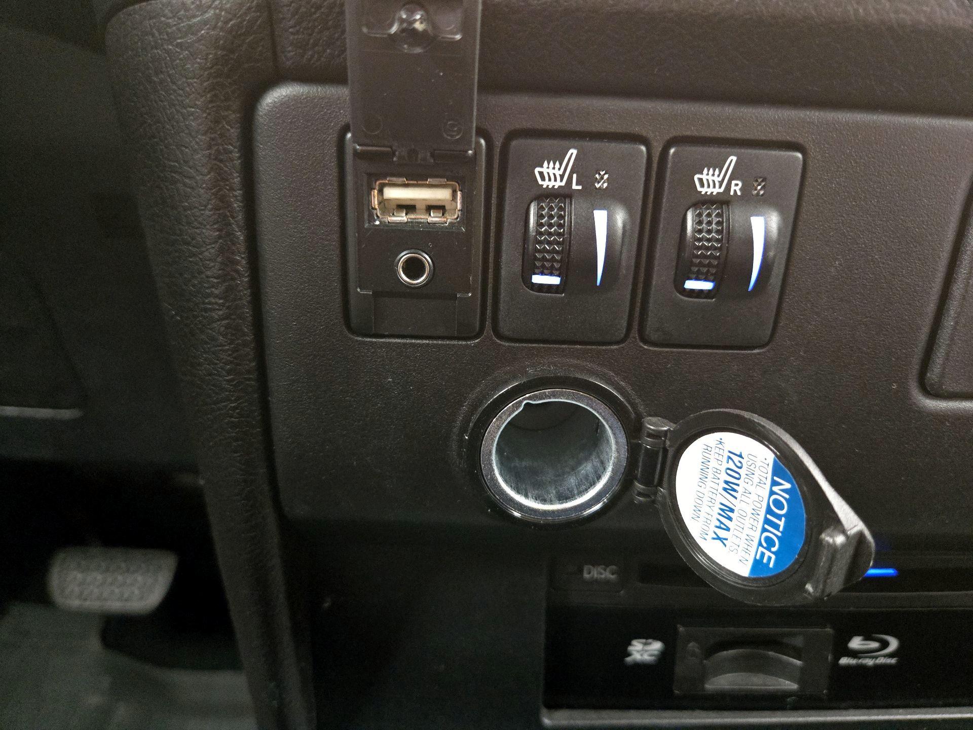 Thumbnail: 2017 Toyota Sienna - 19