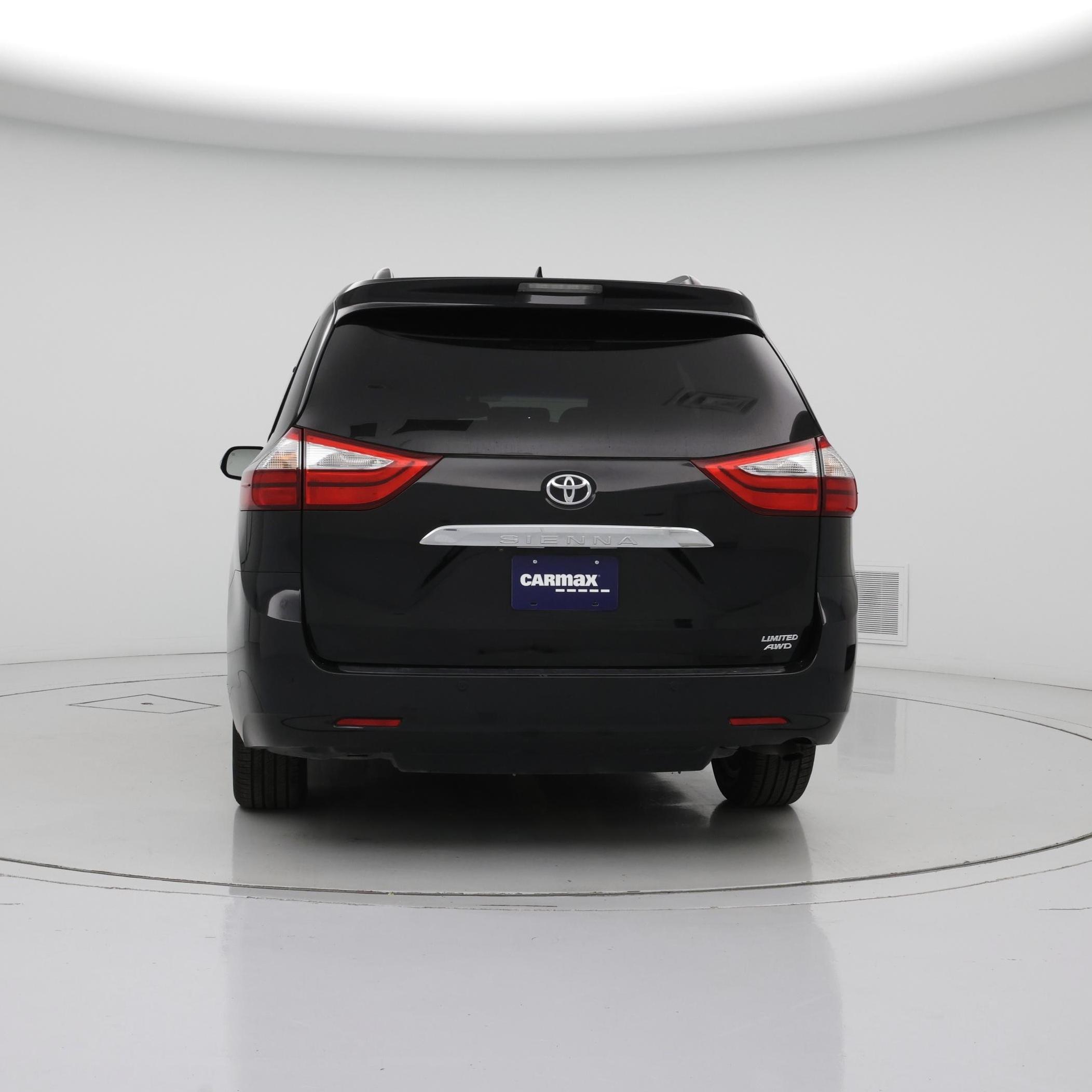 Thumbnail: 2017 Toyota Sienna - 6