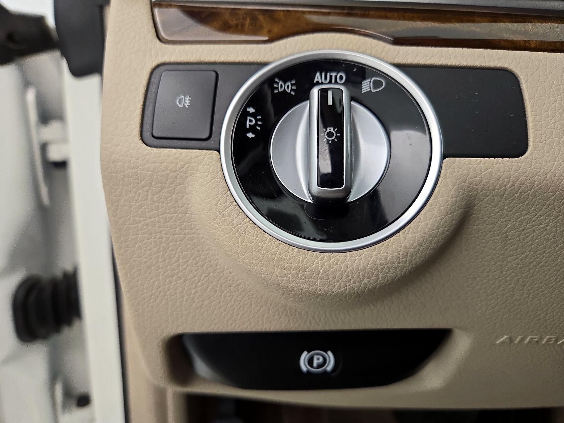 Thumbnail: 2017 Mercedes-Benz E-Class - 13