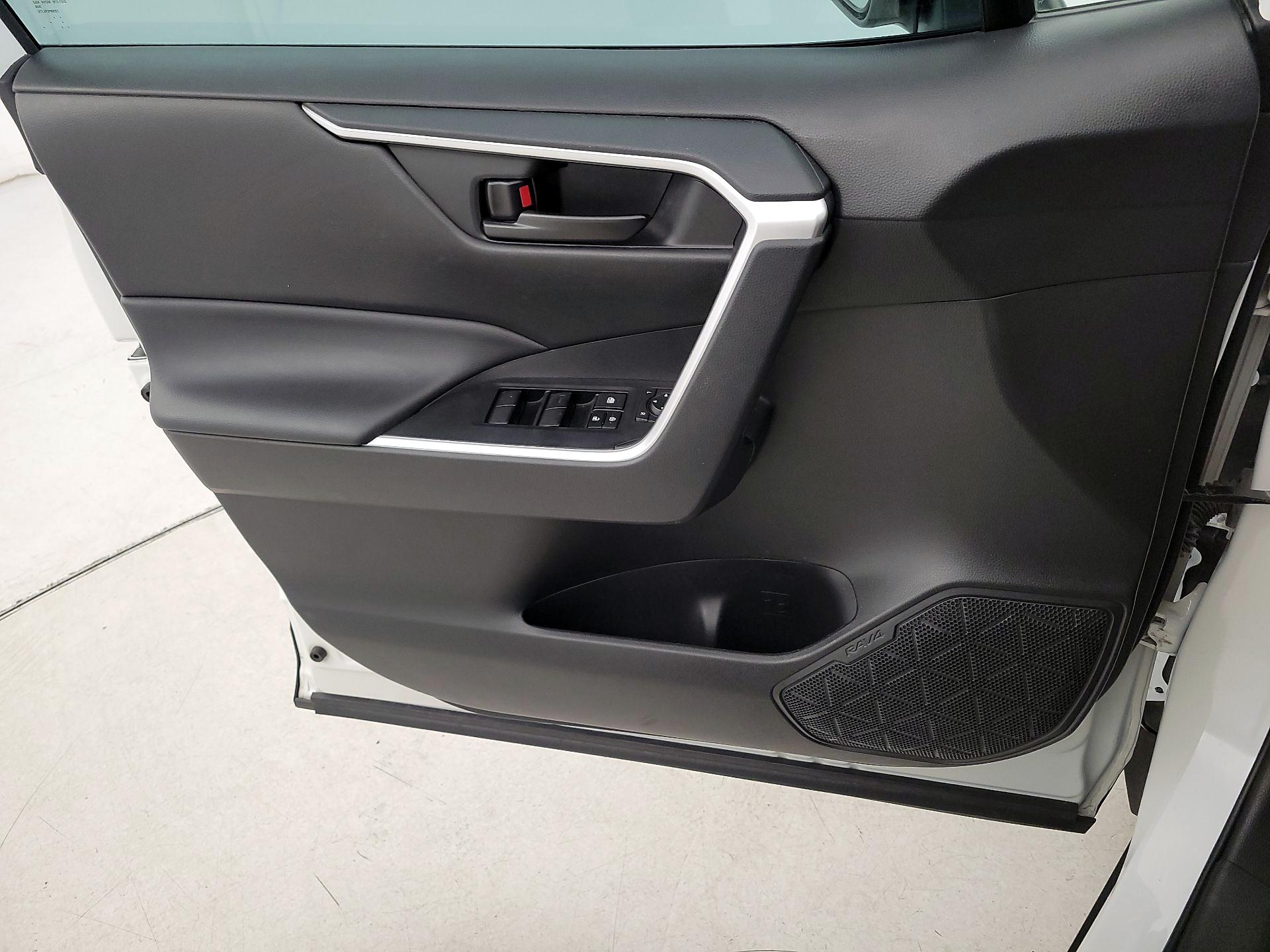 Thumbnail: 2023 Toyota RAV4 - 12