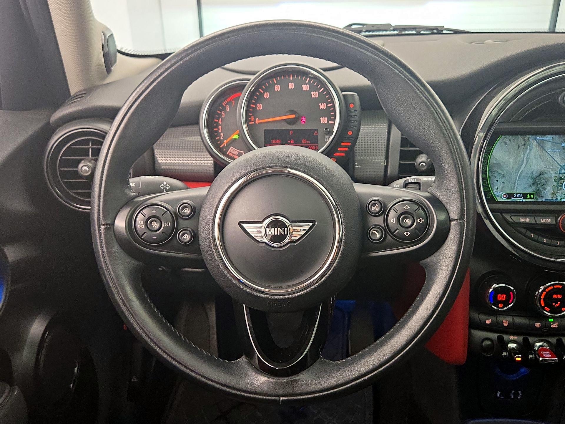 Thumbnail: 2016 MINI Cooper Hardtop - 10