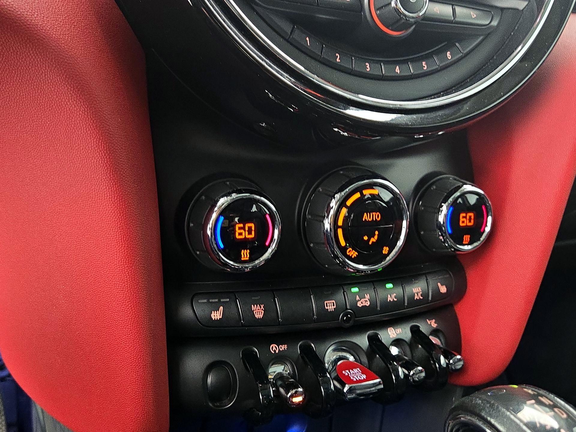 Thumbnail: 2016 MINI Cooper Hardtop - 17