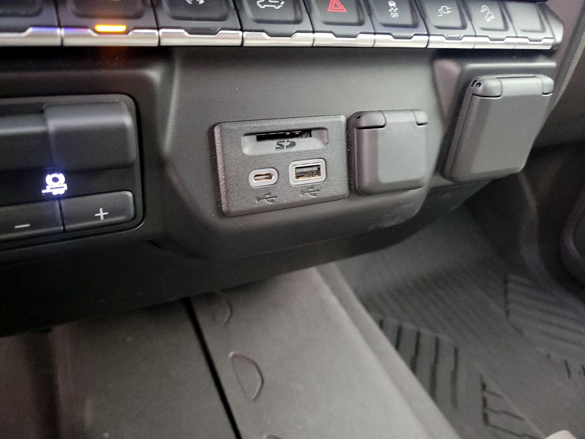 Thumbnail: 2020 Chevrolet Silverado 1500 - 18