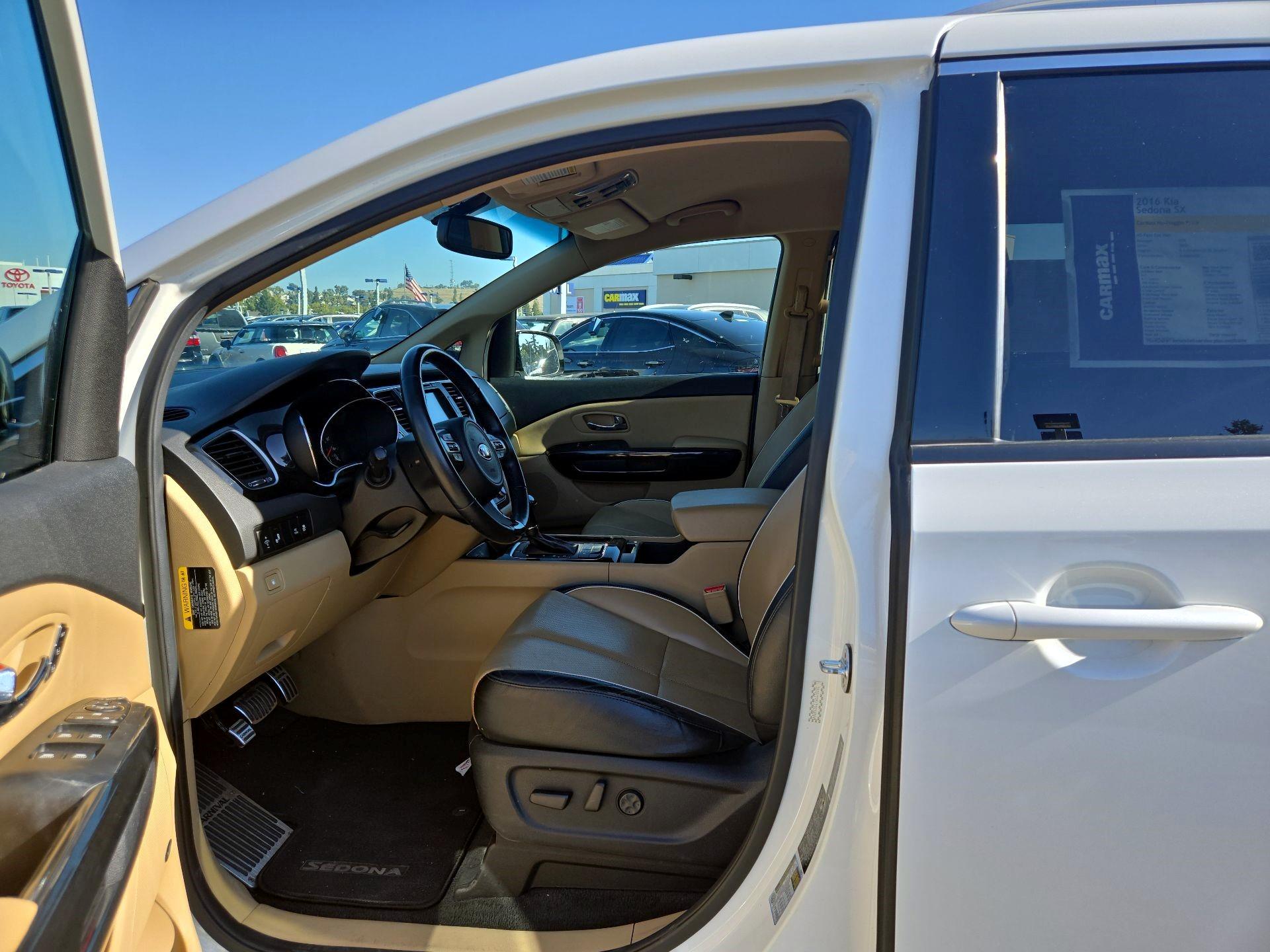 Thumbnail: 2016 Kia Sedona - 9