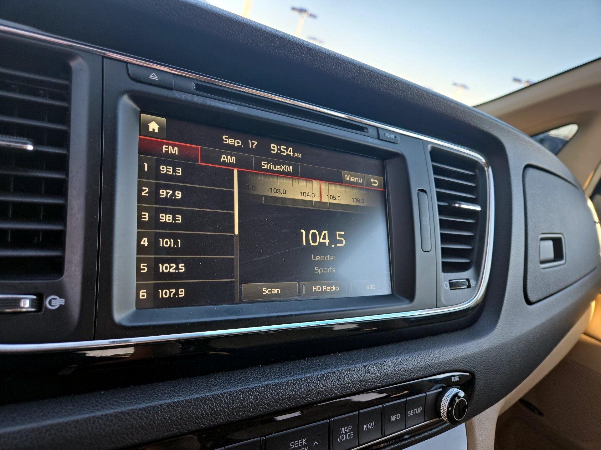 Thumbnail: 2016 Kia Sedona - 14