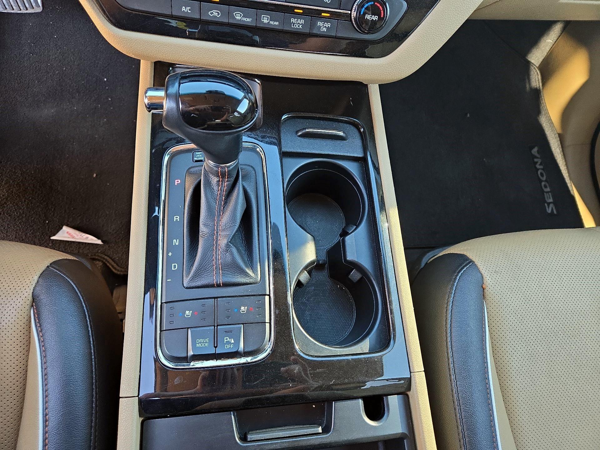 Thumbnail: 2016 Kia Sedona - 16