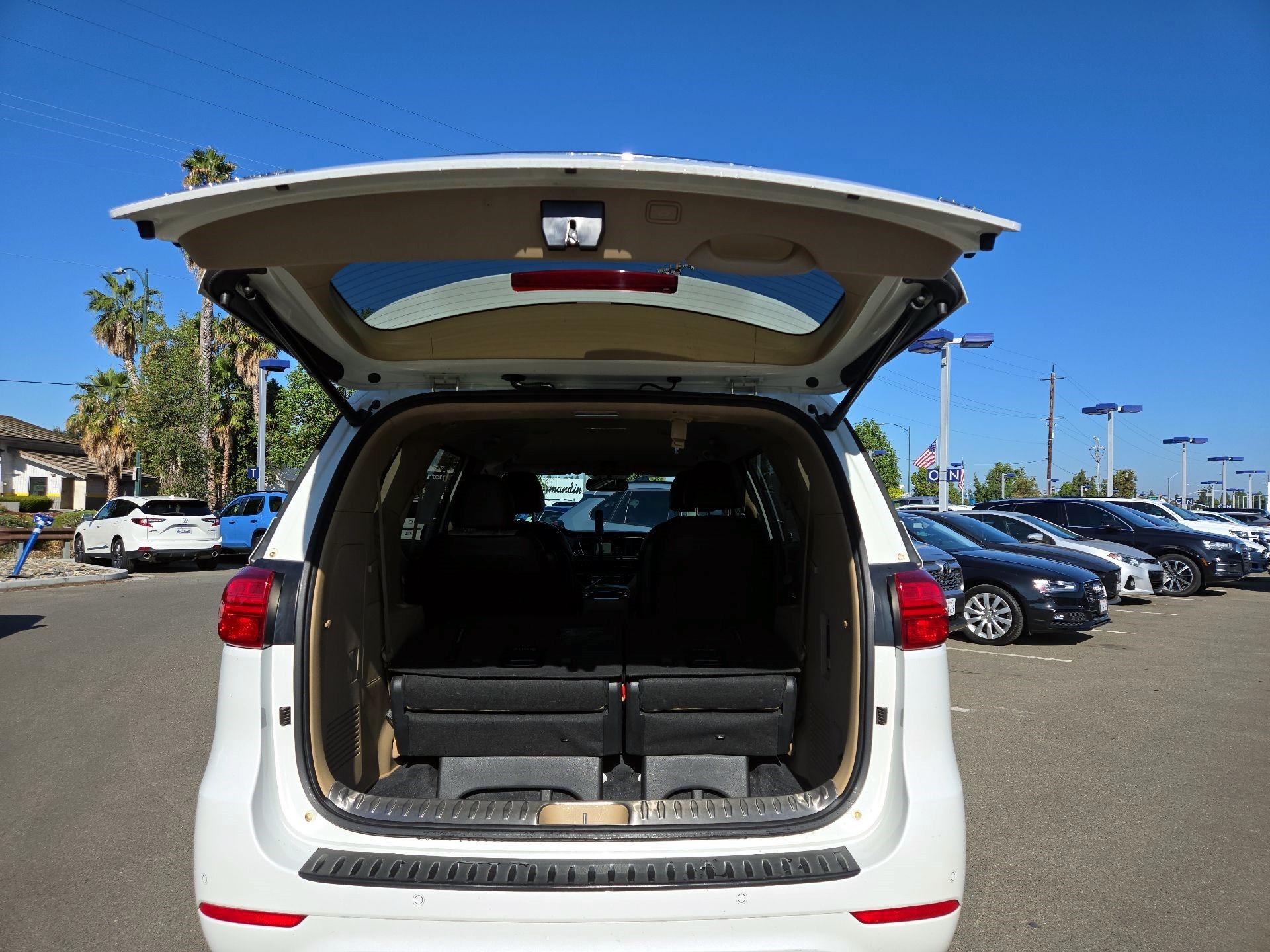 Thumbnail: 2016 Kia Sedona - 20