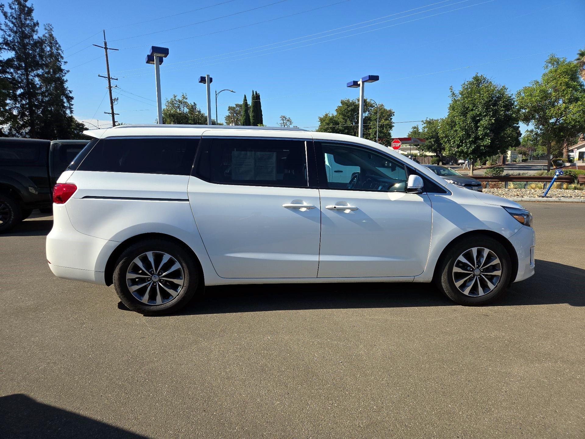 Thumbnail: 2016 Kia Sedona - 4