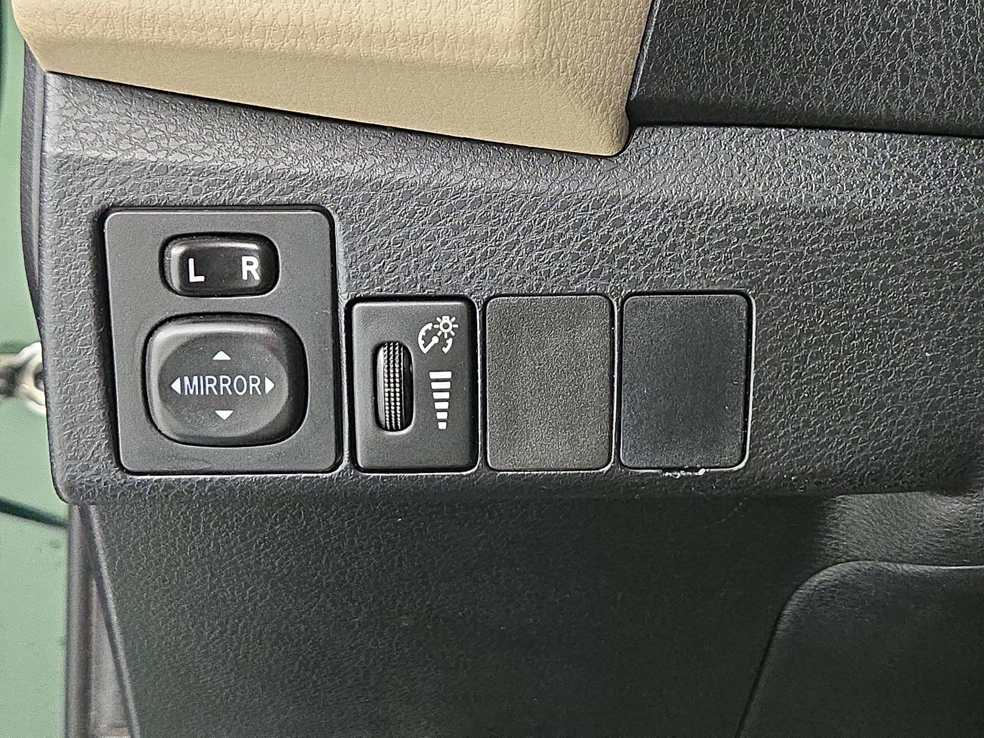 Thumbnail: 2016 Toyota Corolla - 13