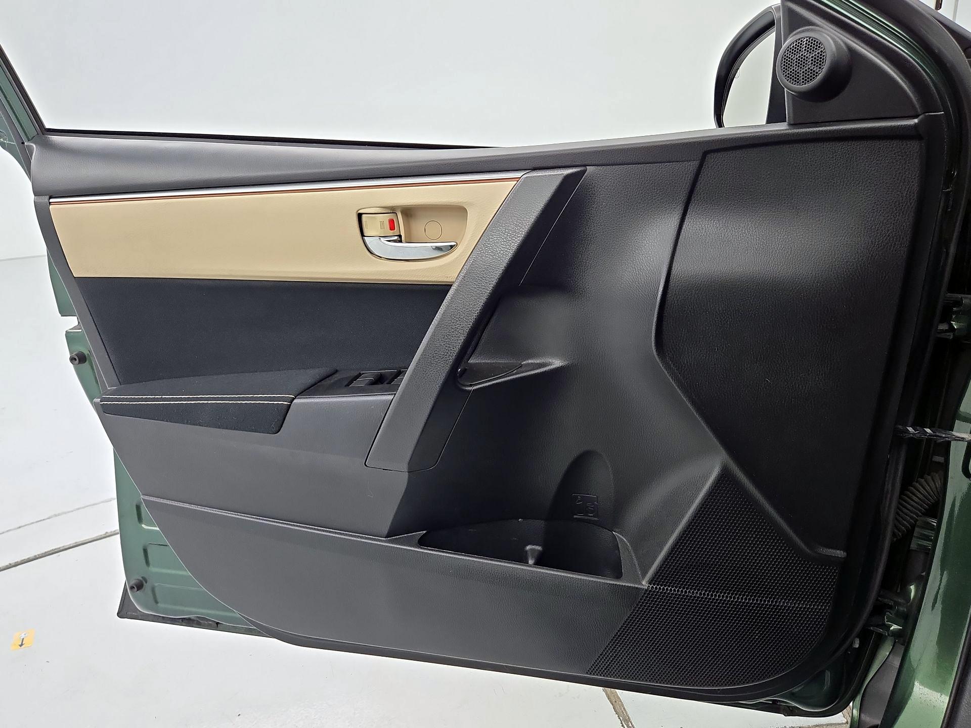 Thumbnail: 2016 Toyota Corolla - 14