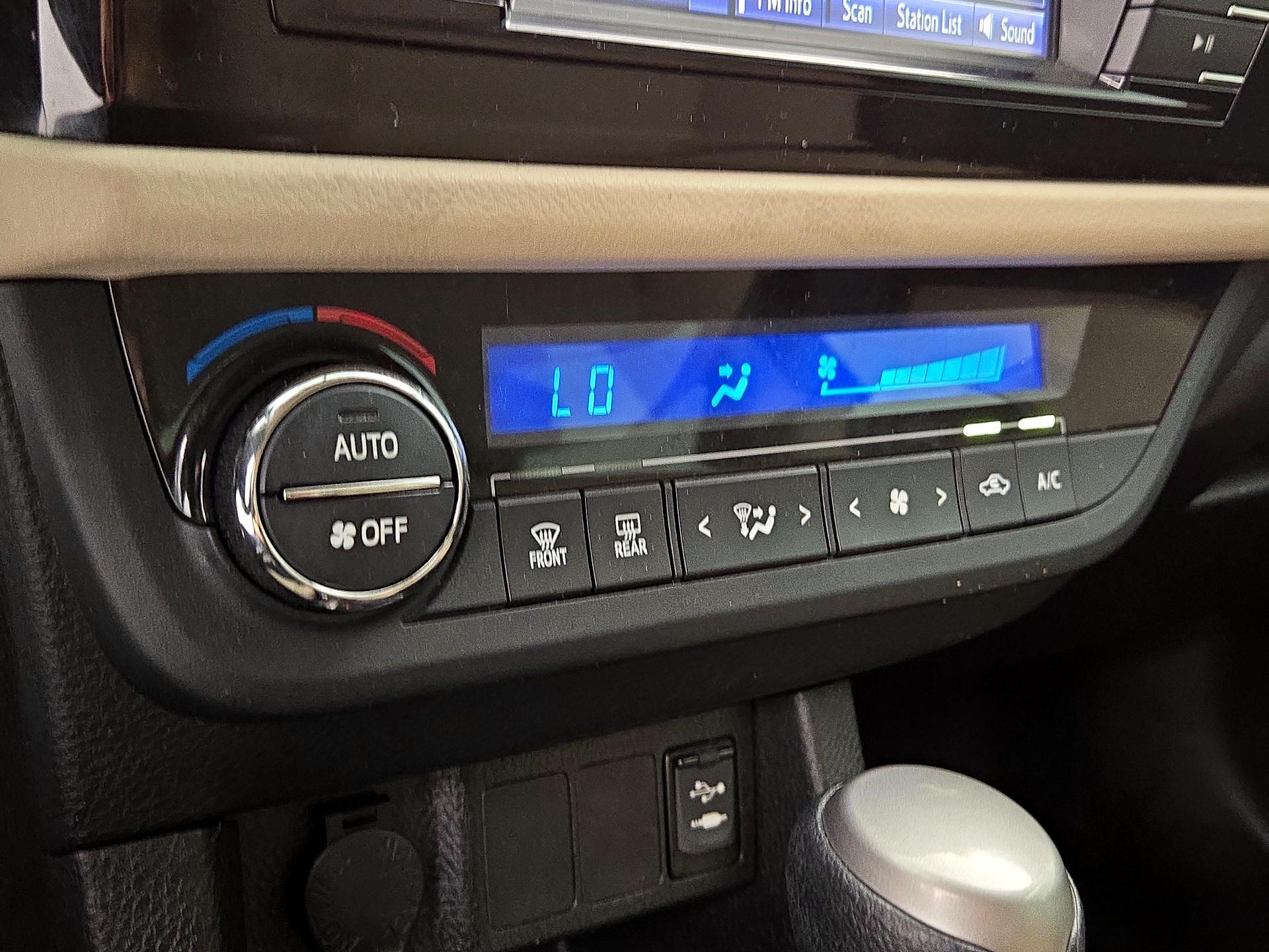 Thumbnail: 2016 Toyota Corolla - 16