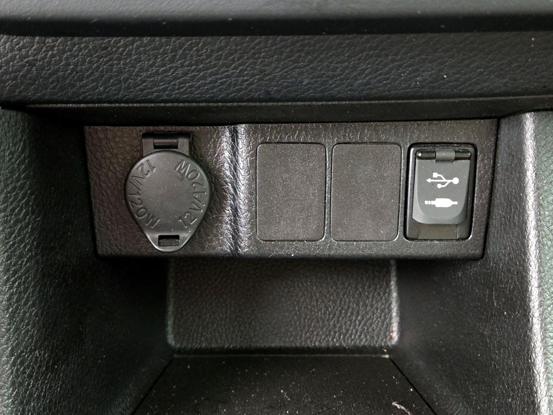 Thumbnail: 2016 Toyota Corolla - 18