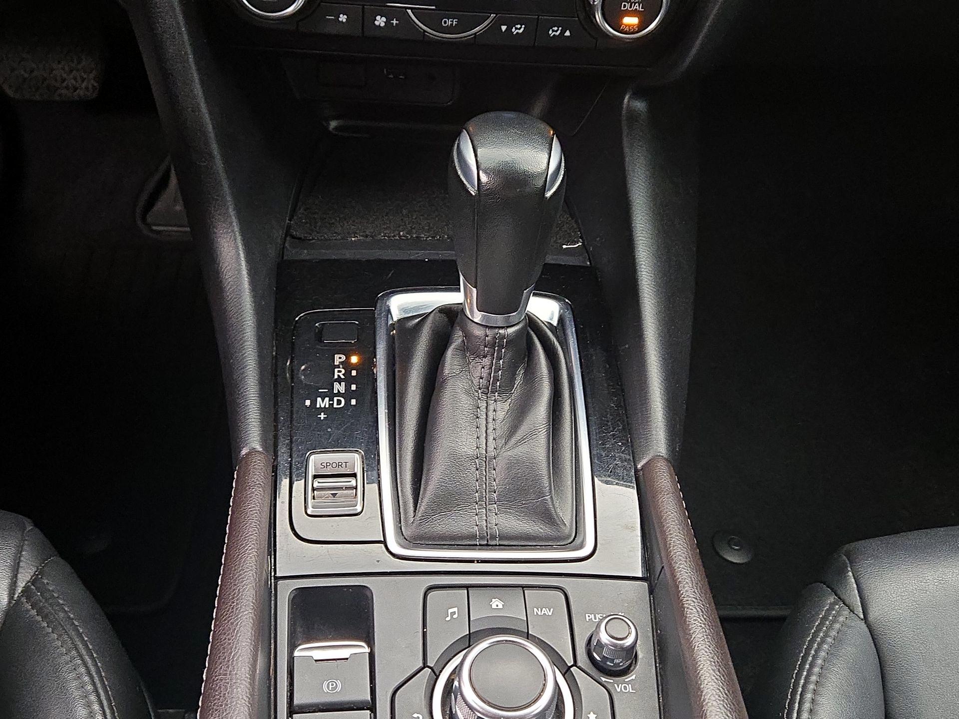 Thumbnail: 2018 Mazda Mazda3 - 17