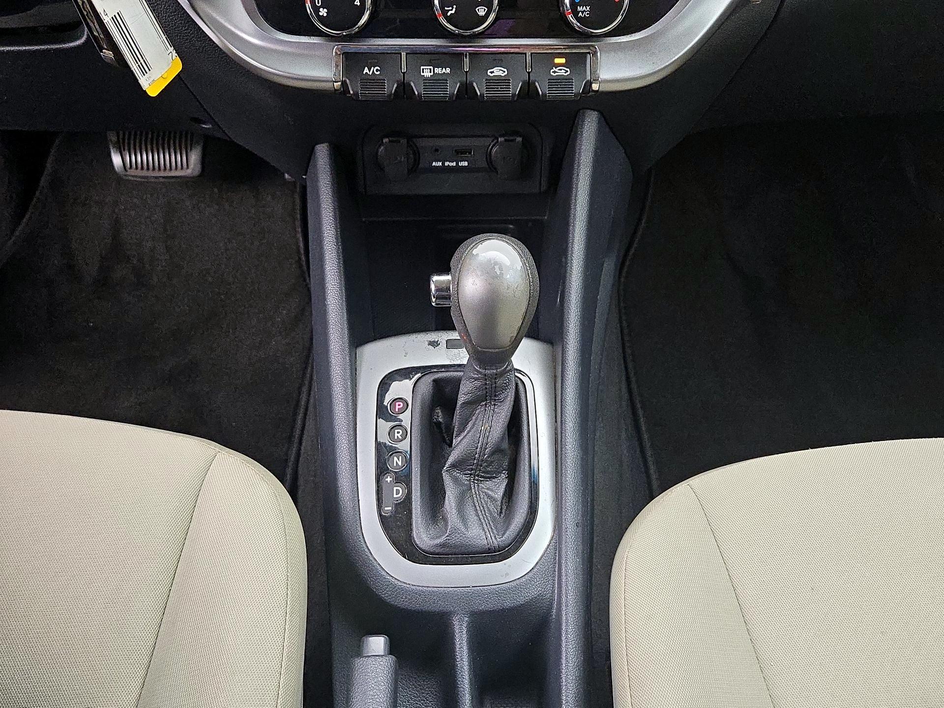 Thumbnail: 2013 Kia Rio5 - 16