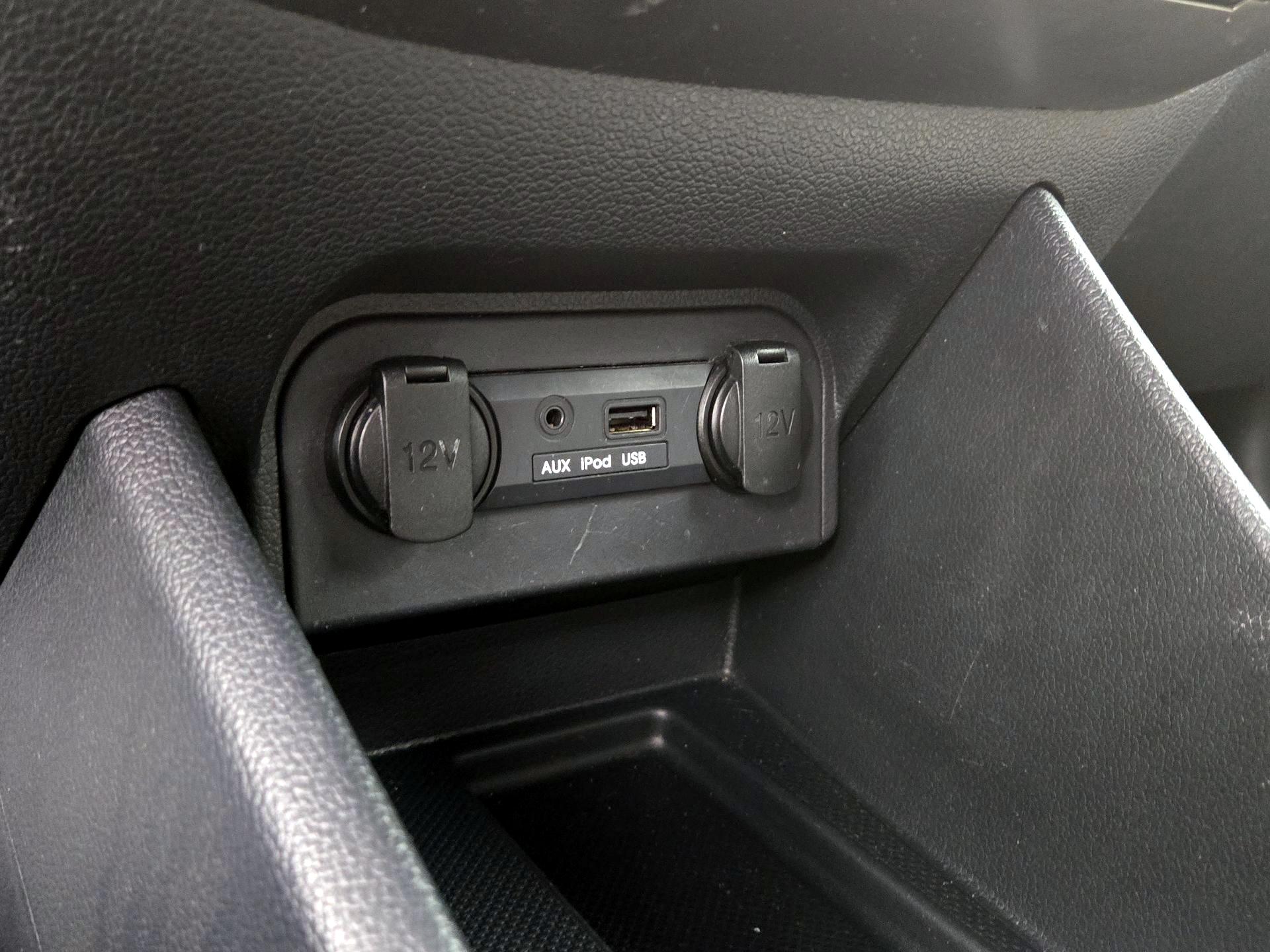 Thumbnail: 2013 Kia Rio5 - 17