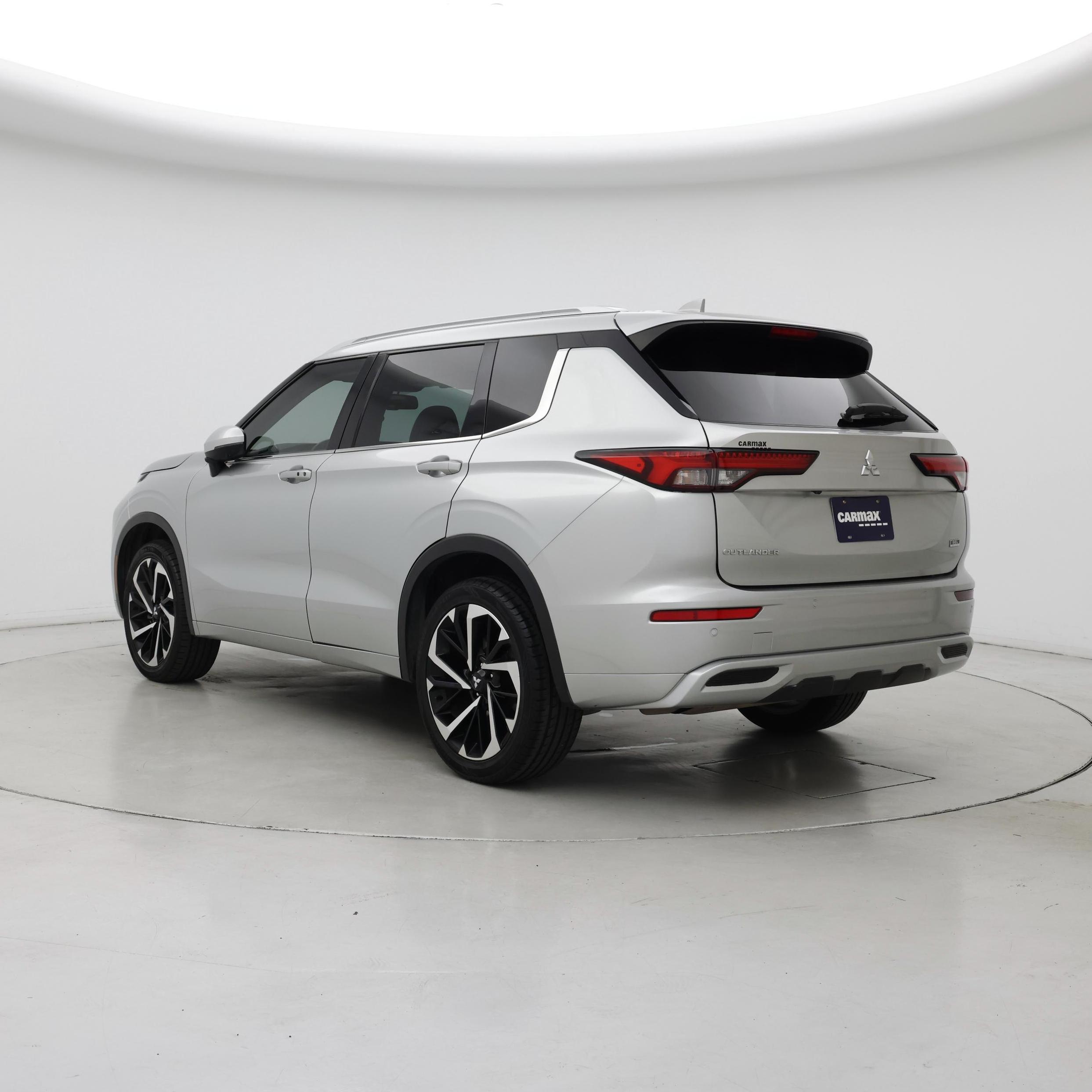 Thumbnail: 2022 Mitsubishi Outlander - 2