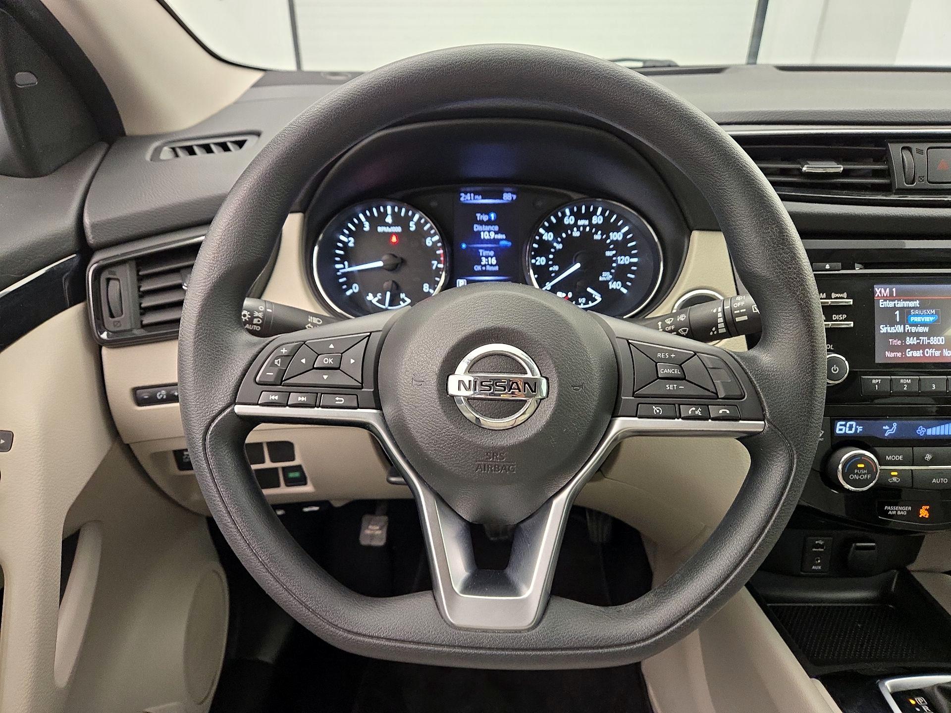Thumbnail: 2018 Nissan Rogue Sport - 10