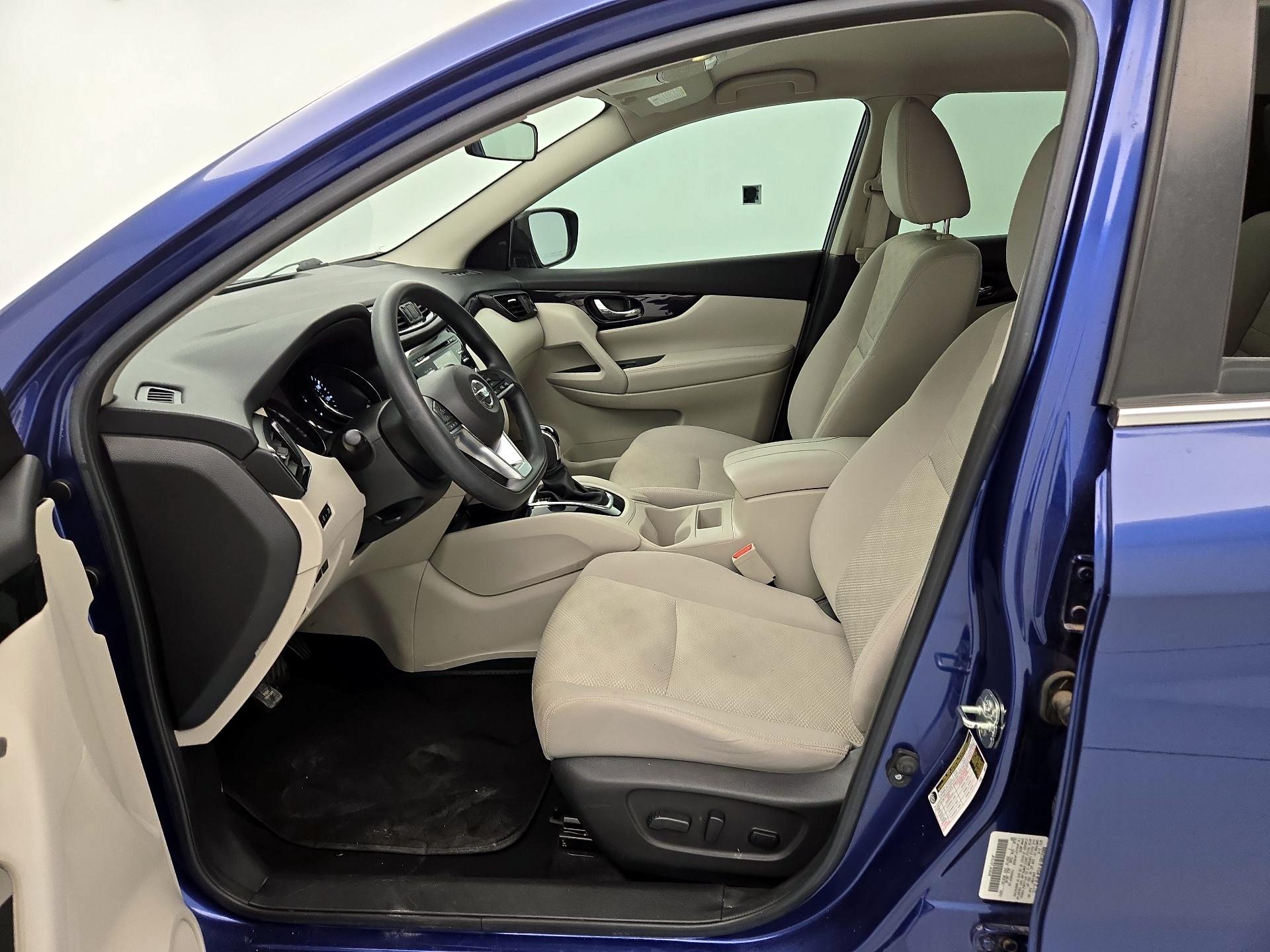 Thumbnail: 2018 Nissan Rogue Sport - 11