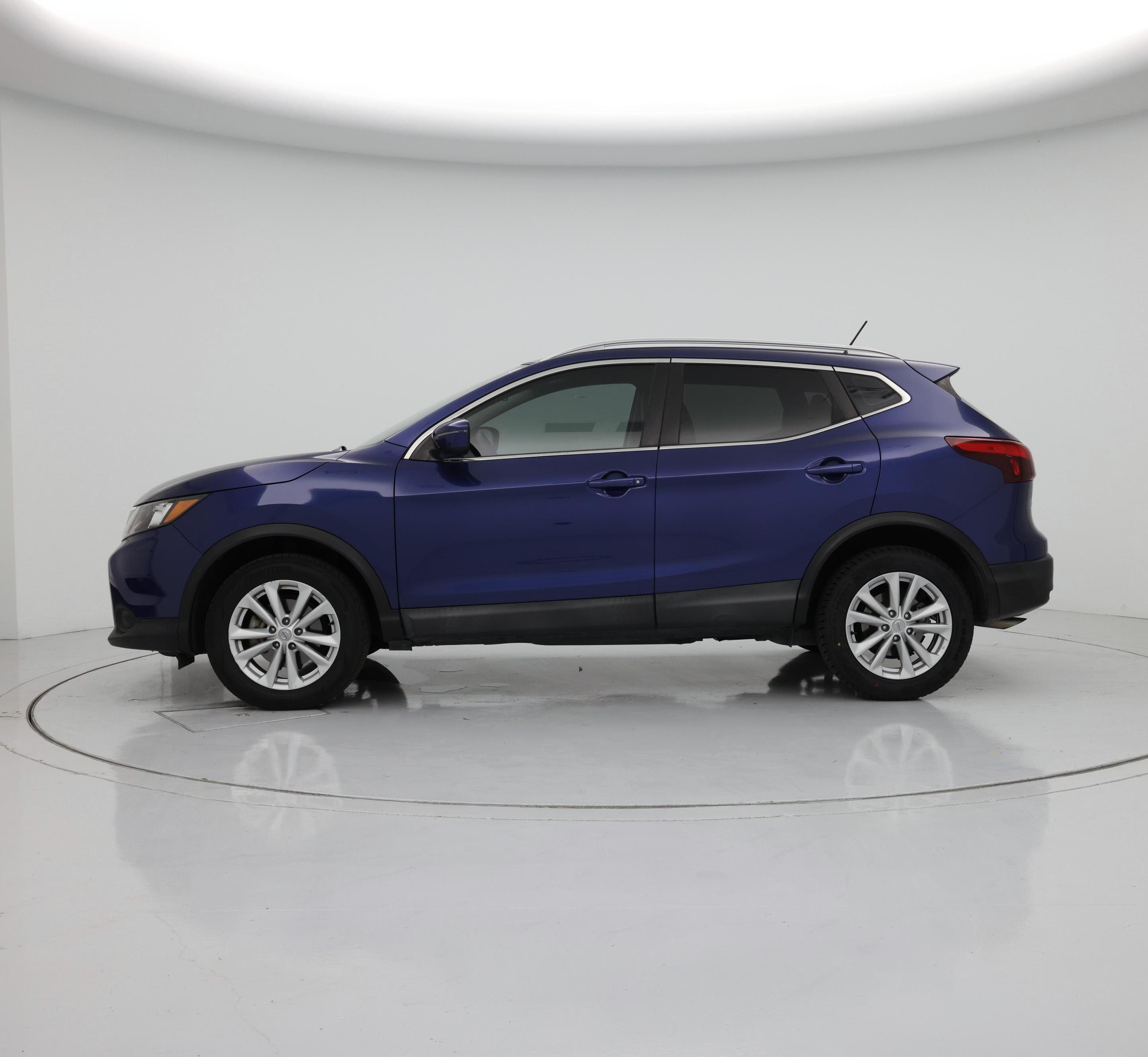 Thumbnail: 2018 Nissan Rogue Sport - 3