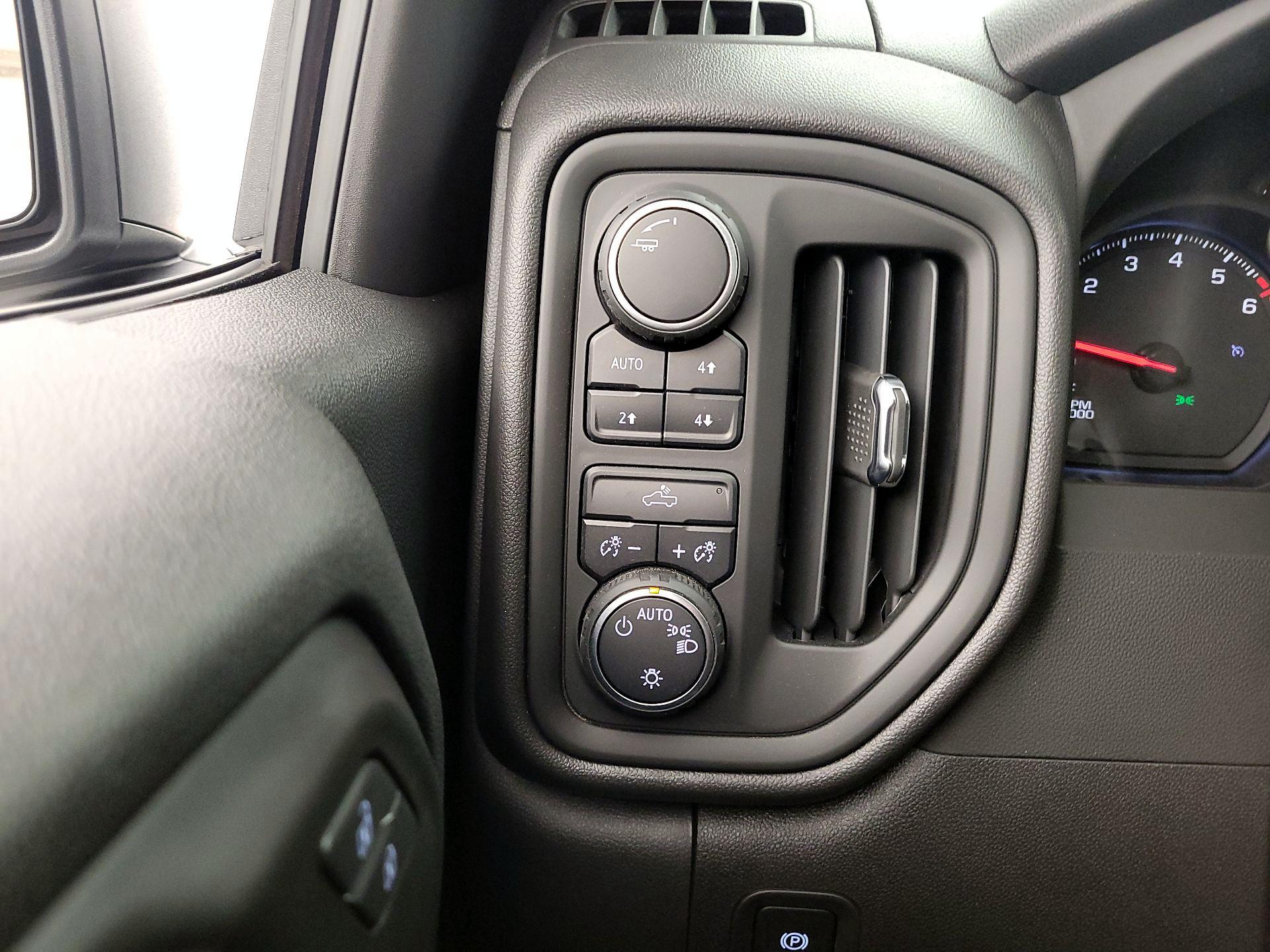 Thumbnail: 2025 Chevrolet Silverado 1500 - 13