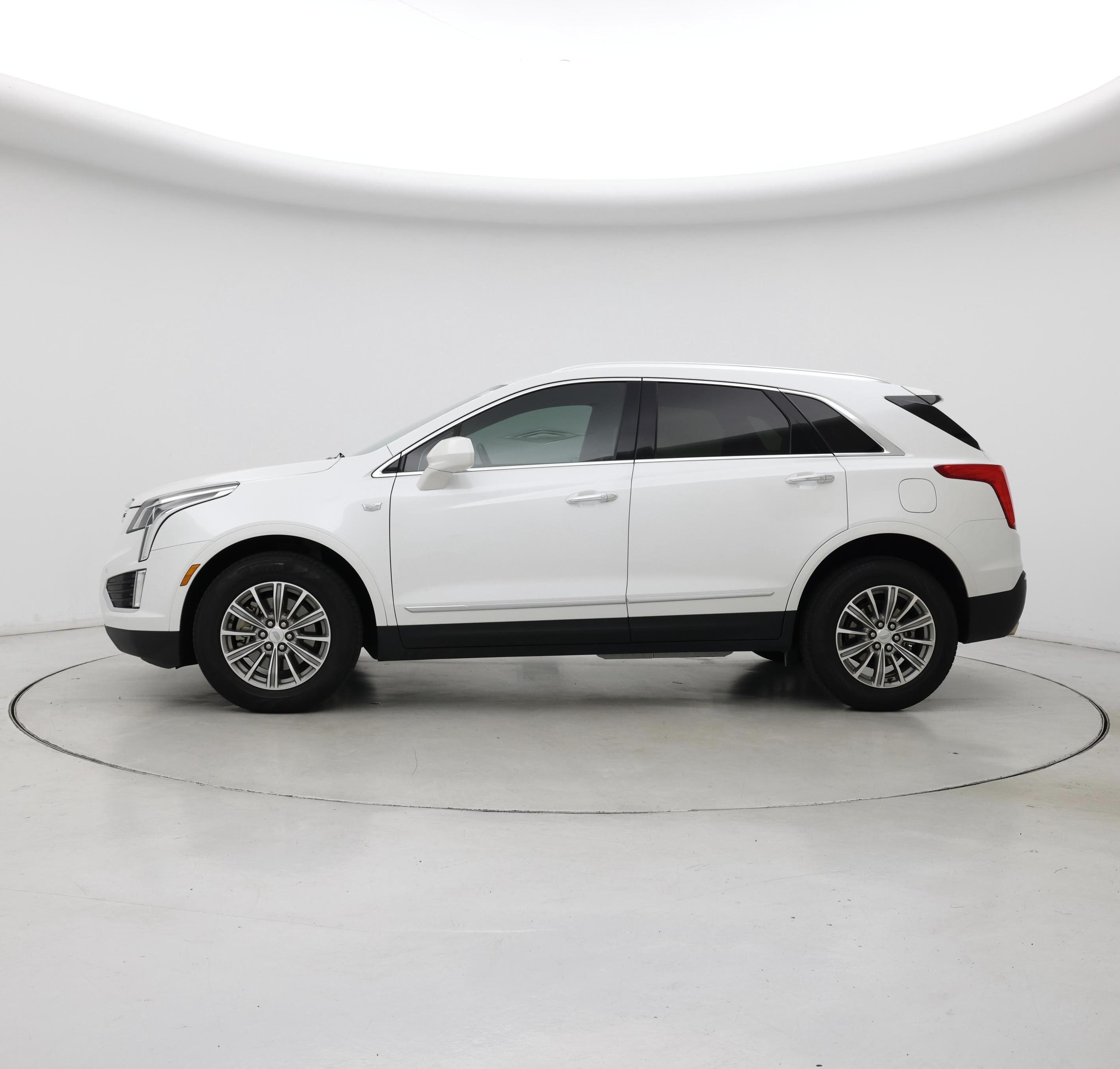 Thumbnail: 2019 Cadillac XT5 - 3